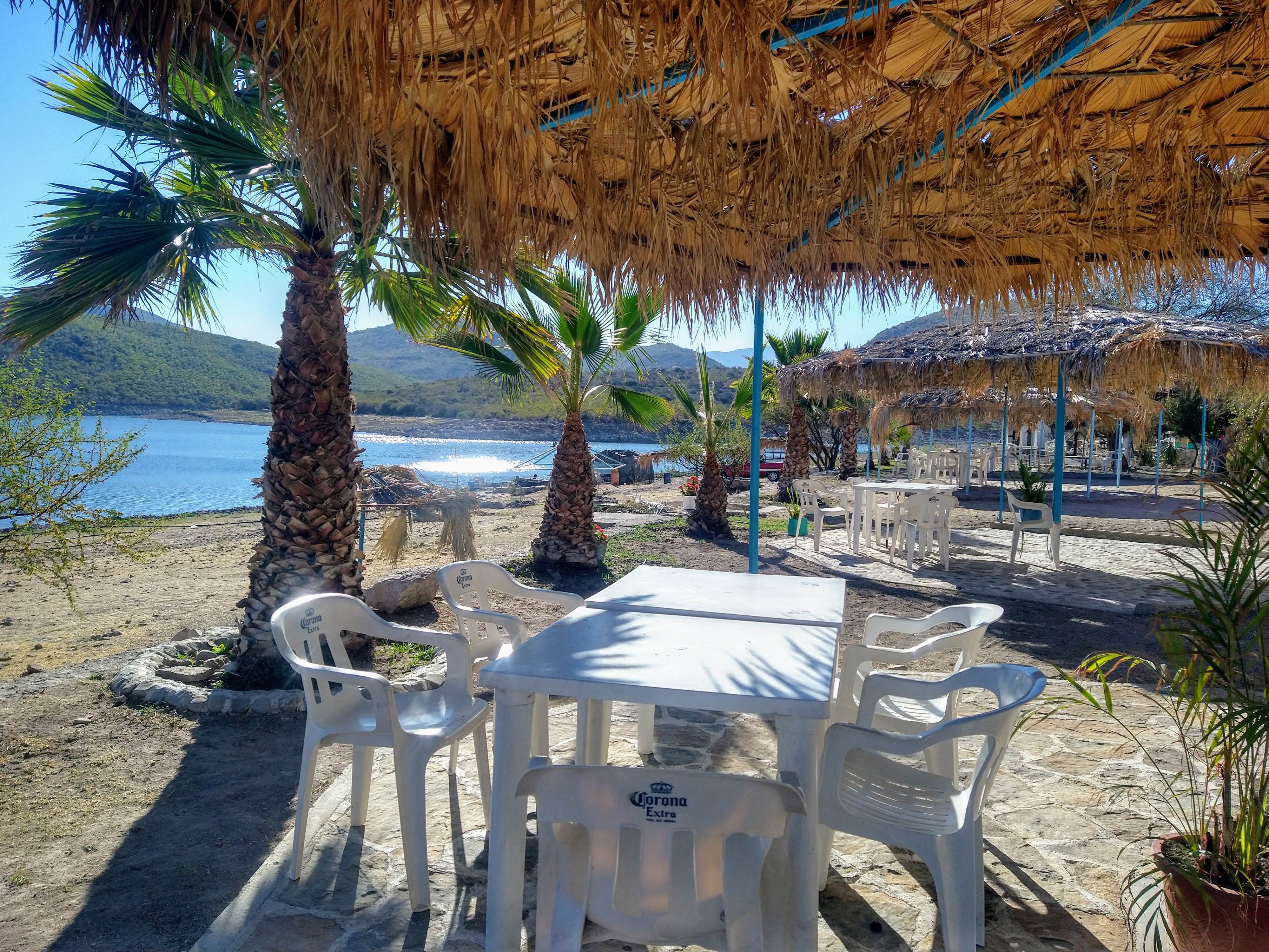 Presa Colón-Restaurante-Turismo image 1