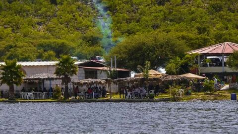 Presa Colón-Restaurante-Turismo image 3