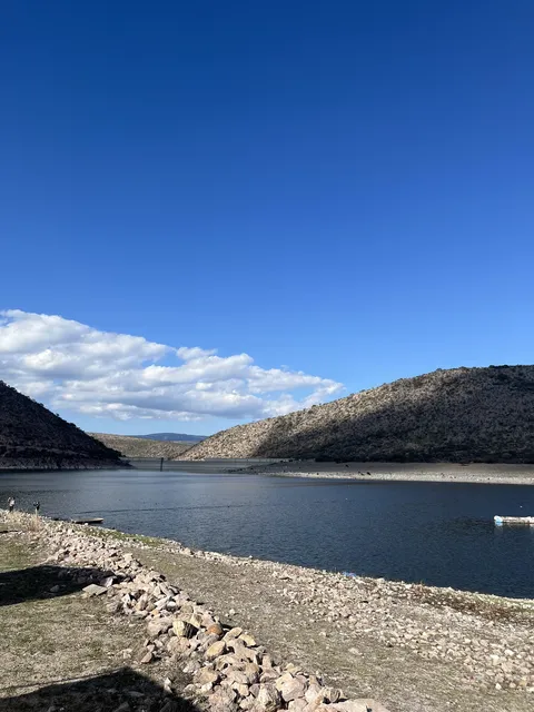 Presa Colón-Restaurante-Turismo image 4