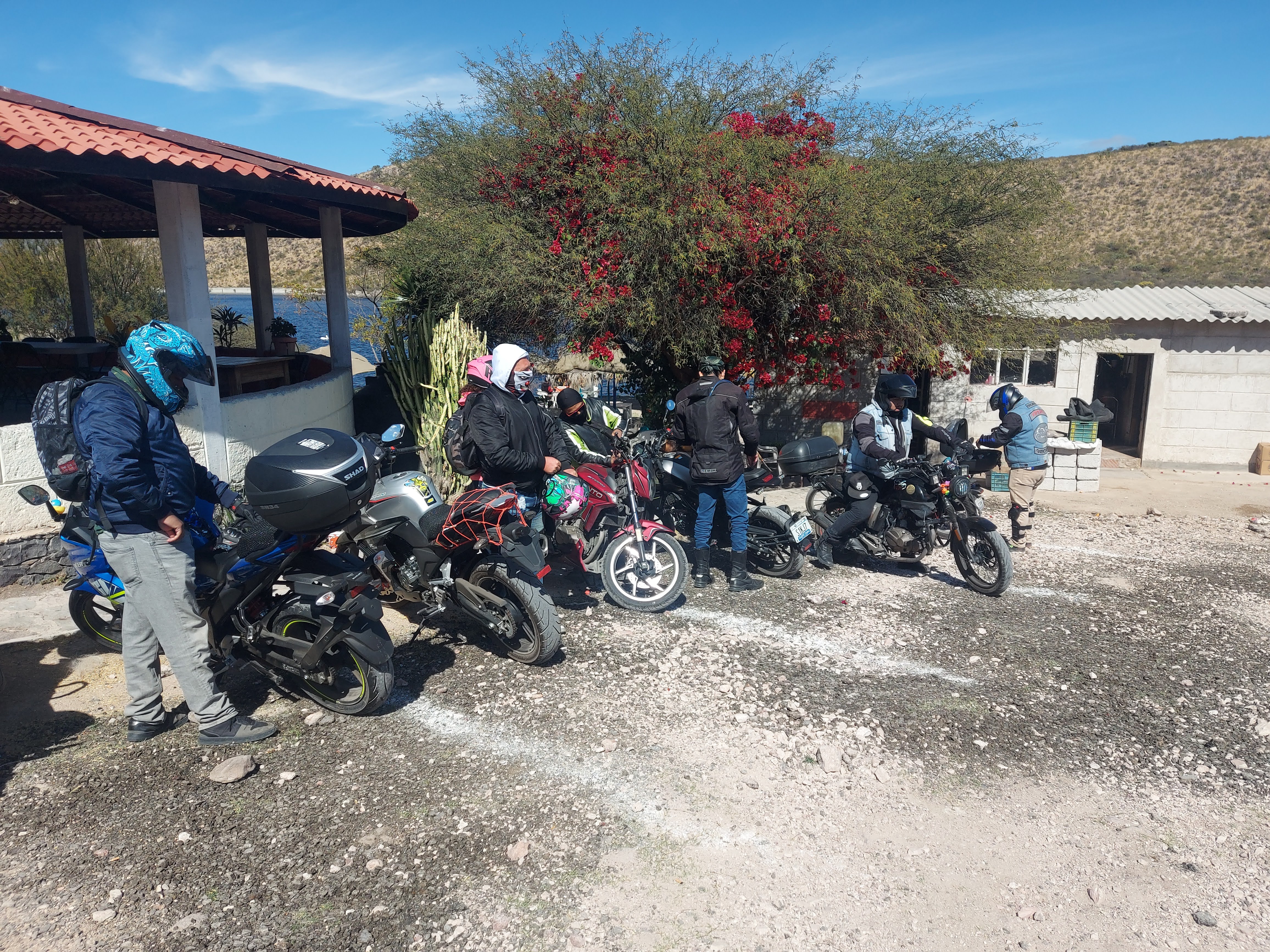 Presa Colón-Restaurante-Turismo image 9