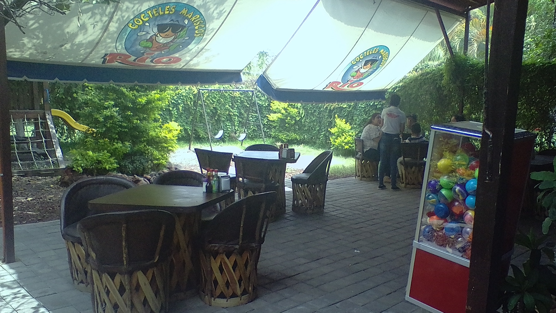 RIO Cocteles & Mariscos image 1