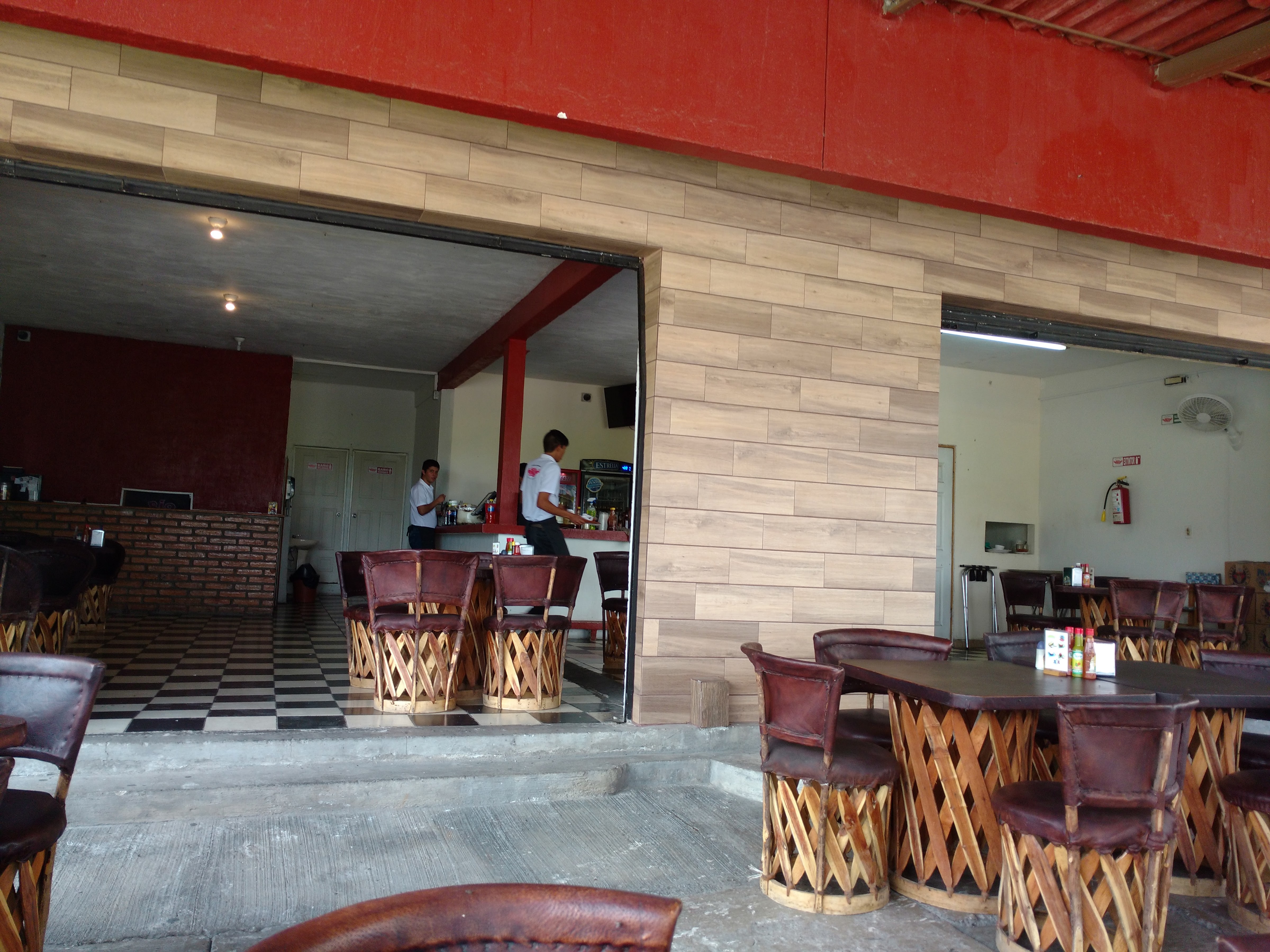 RIO Cocteles & Mariscos image 9