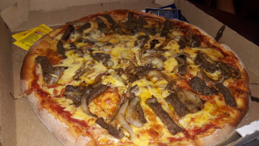 Ruche's Pizzas image 9