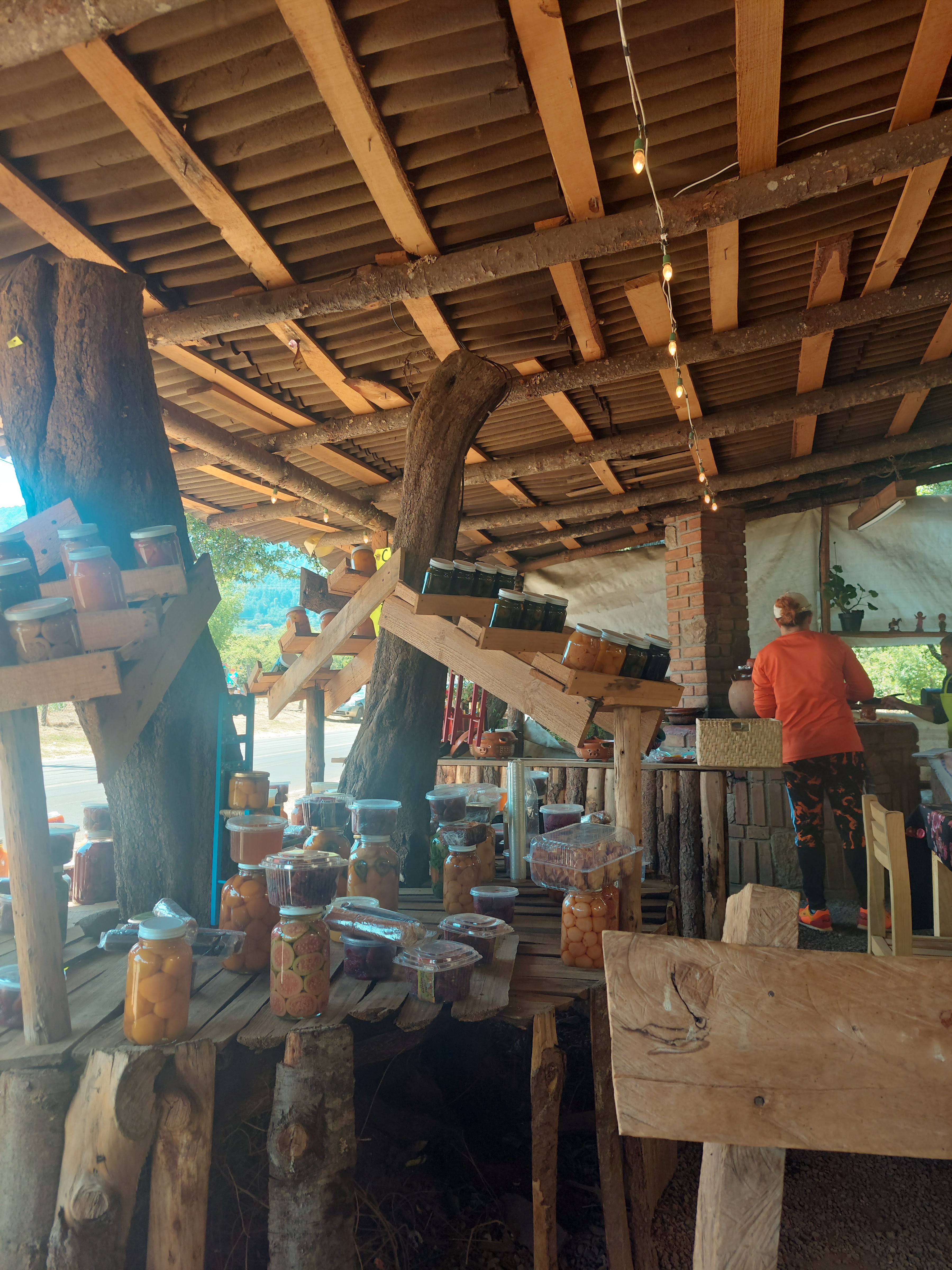 La Monarquía Antojitos Mexicanos image 5