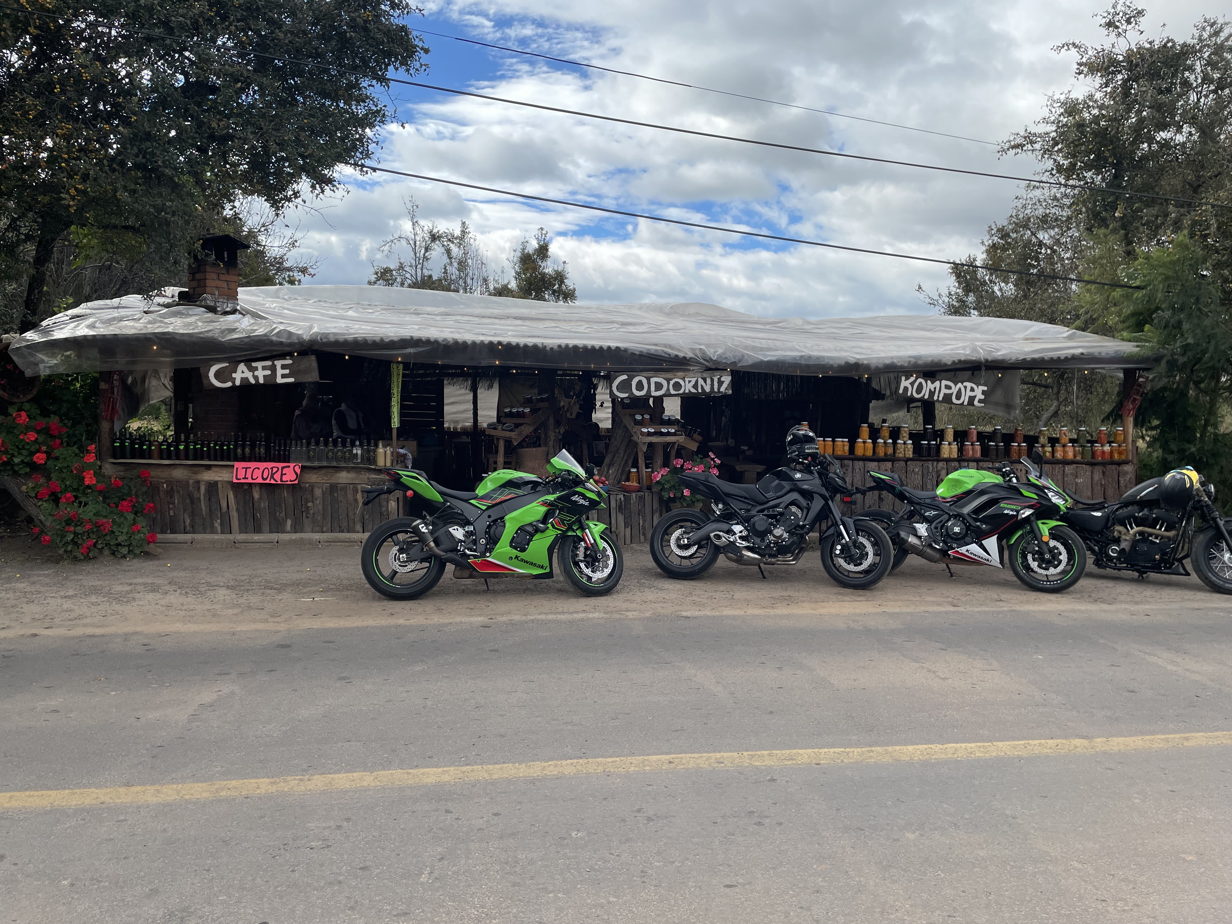 La Monarquía Antojitos Mexicanos image 9