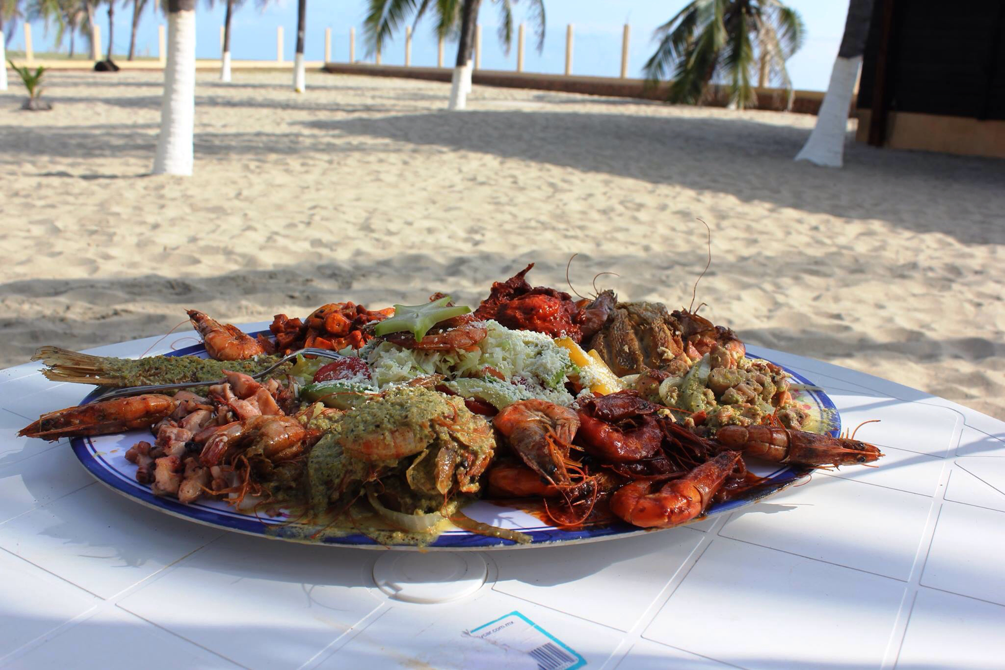 Cocos Beach Restaurante & Cabañas image 2