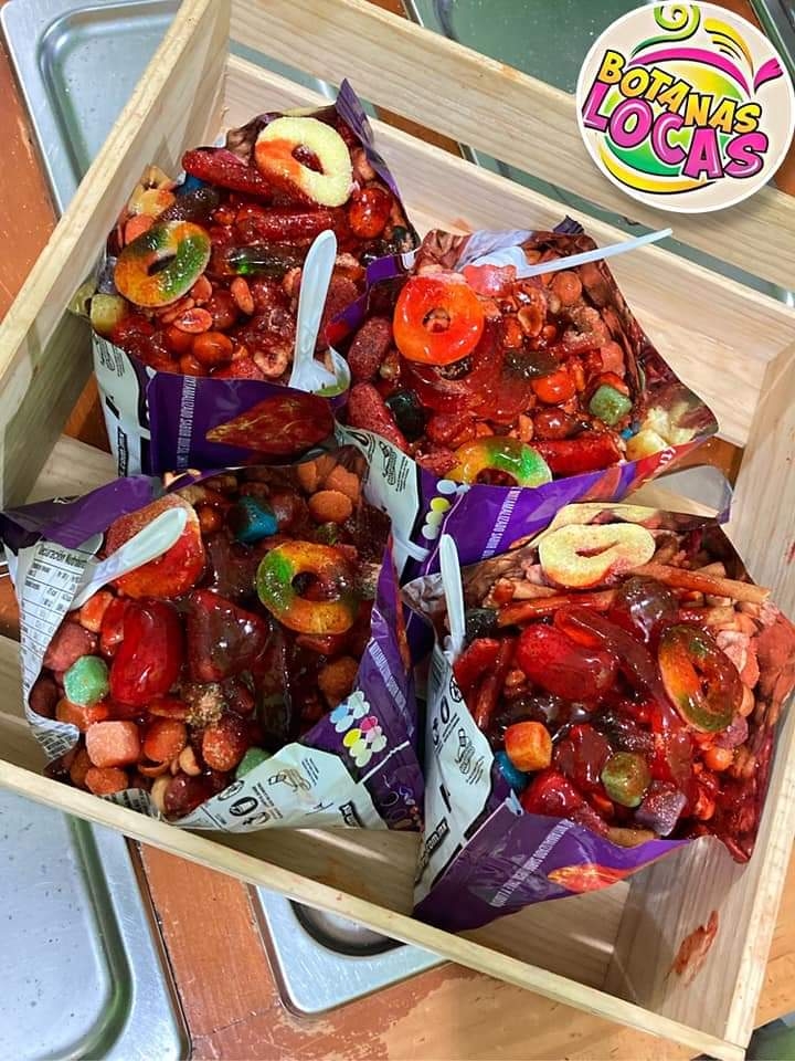 Botanas Locas Atoyac image 3