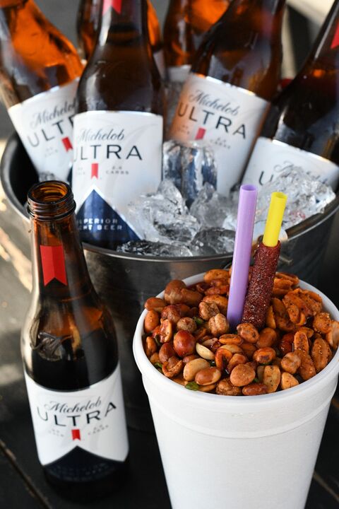 El Cheleadero Snacks & Beer image 3