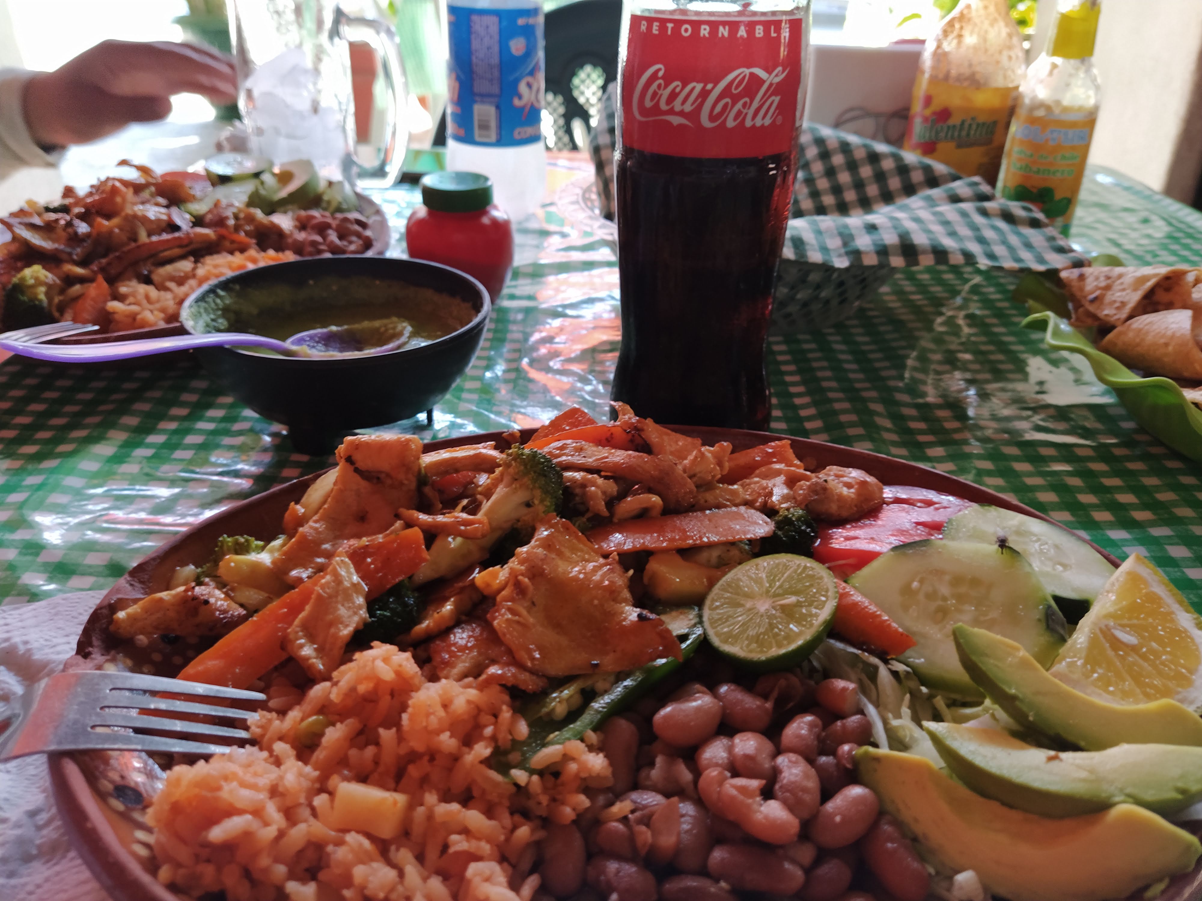 Mariscos y Restaurante Caracuaro comida tipica de tierra caliente image 1