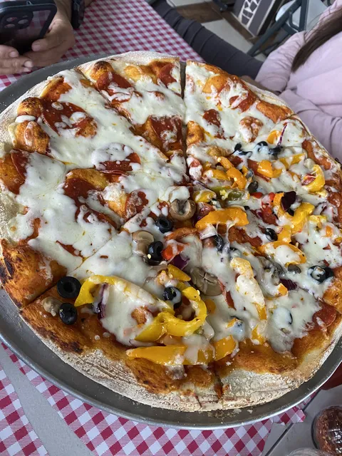 Peka's Pizza image 3