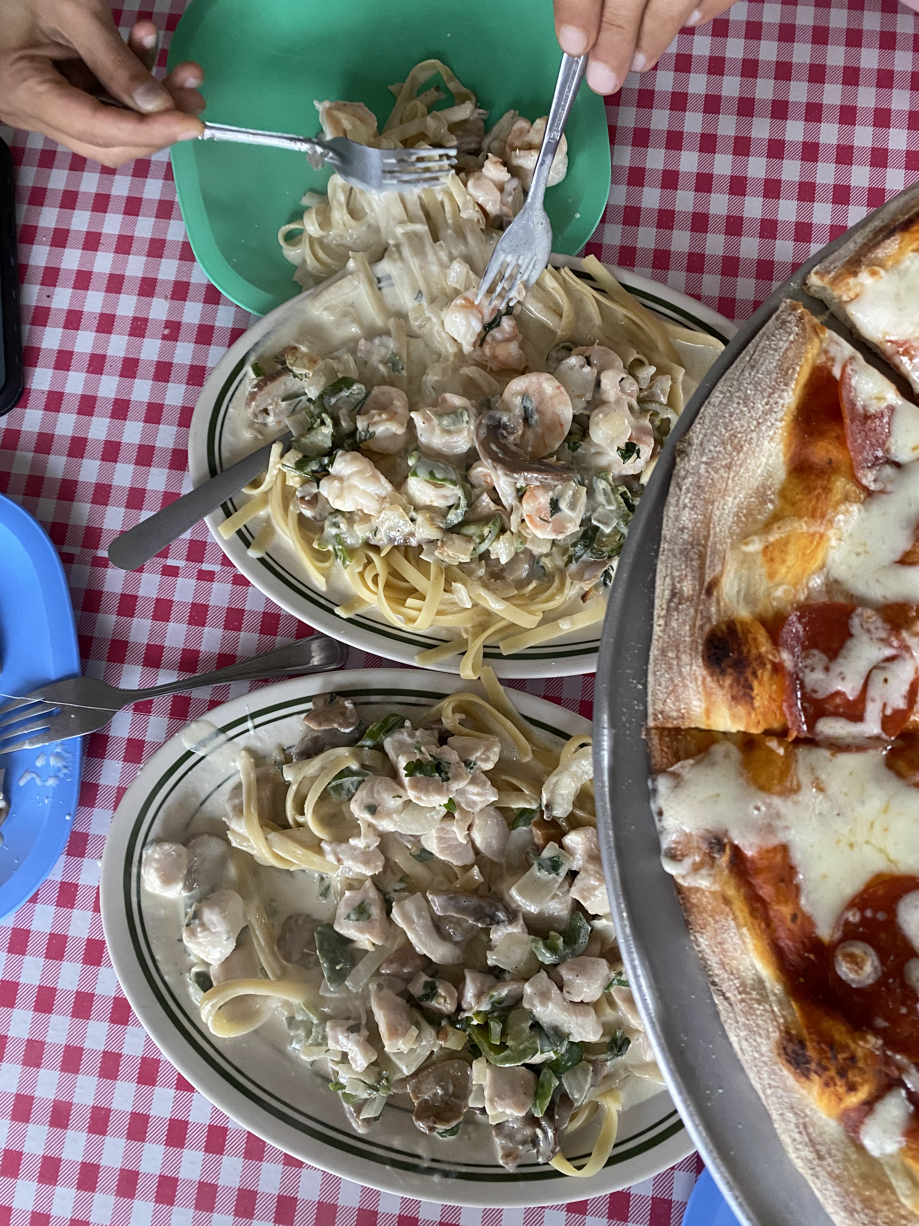 Peka's Pizza image 4