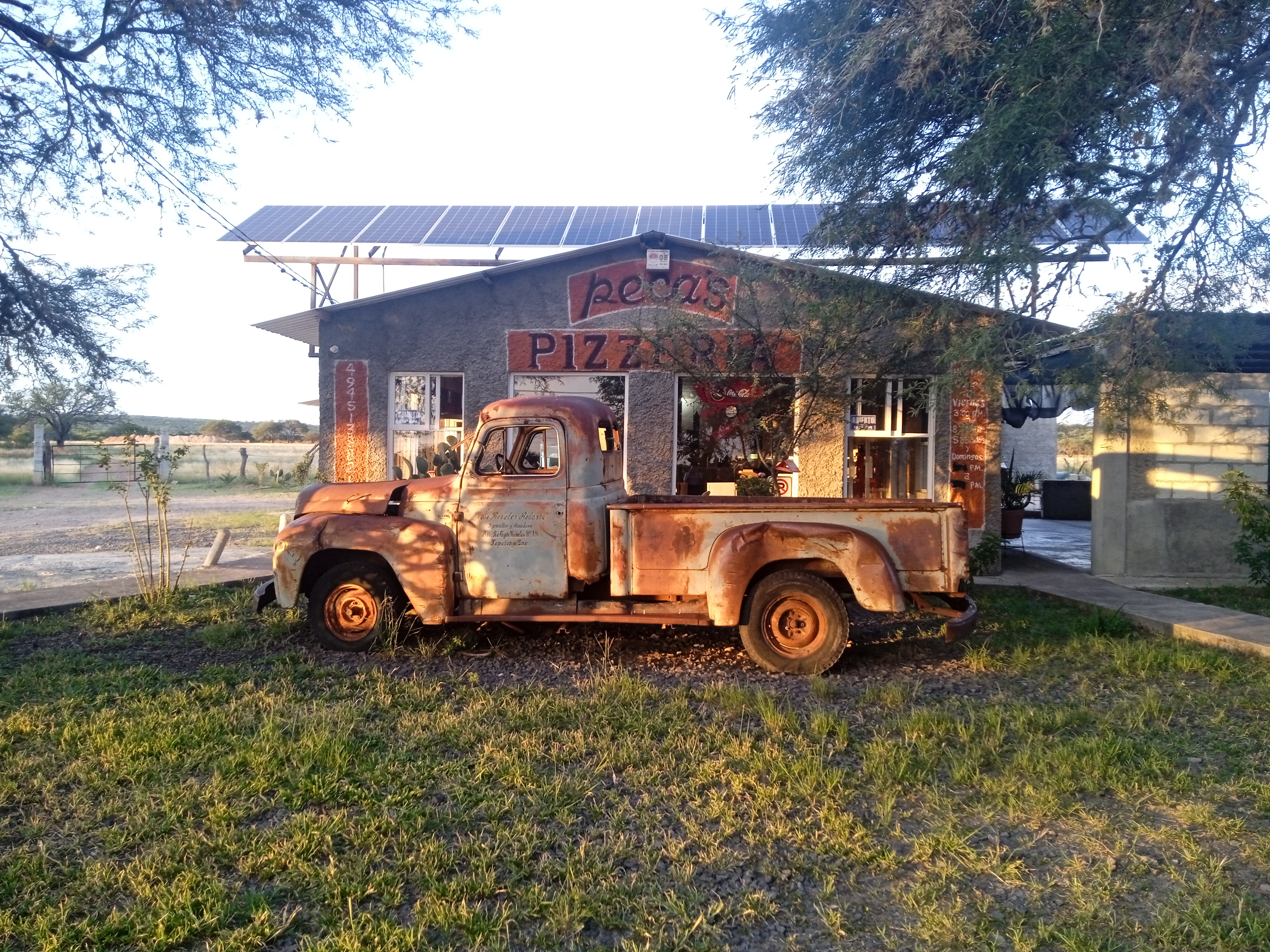 Peka's Pizza image 5