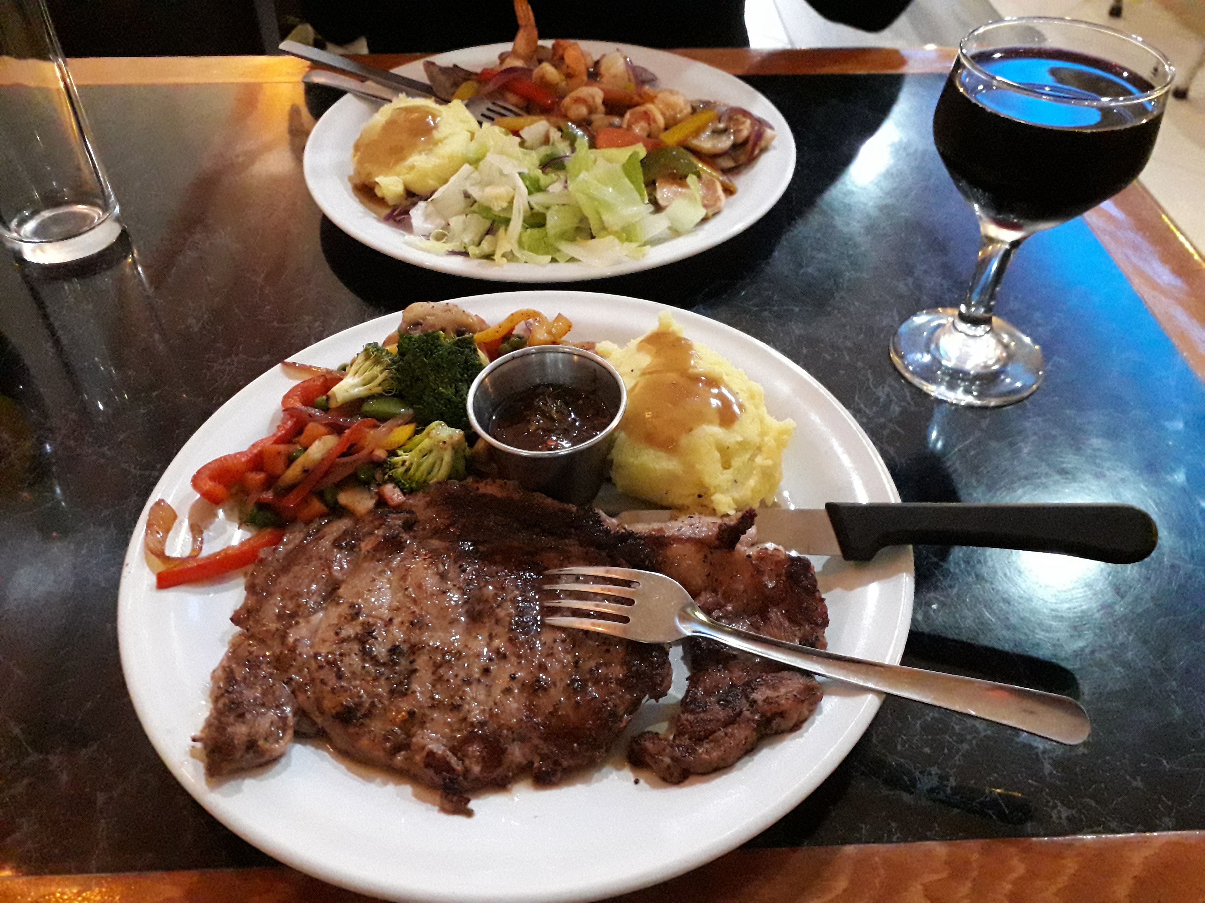 El Che Restaurante bar image 5