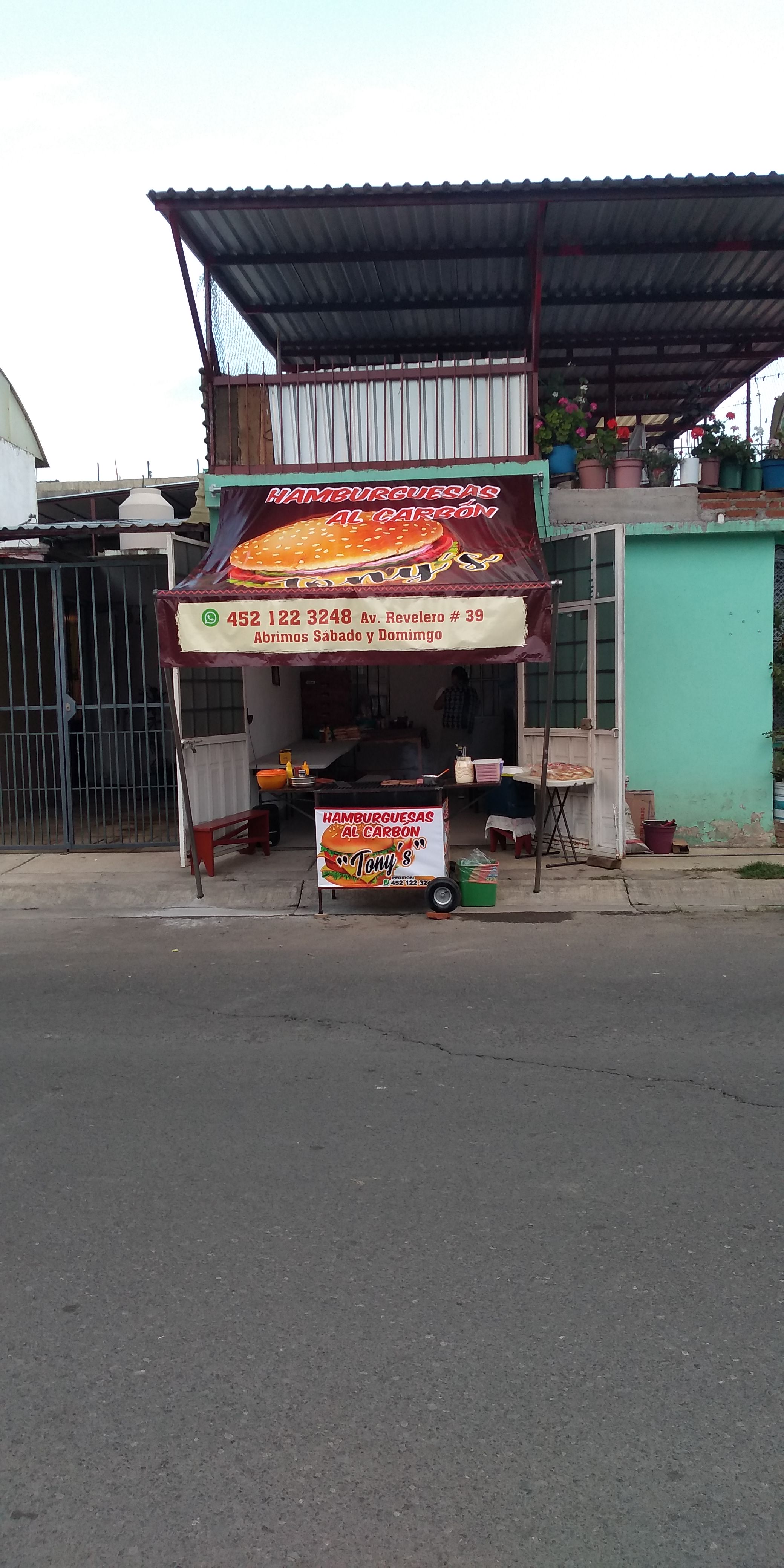 Hamburguesas al carbón Tony's image 6