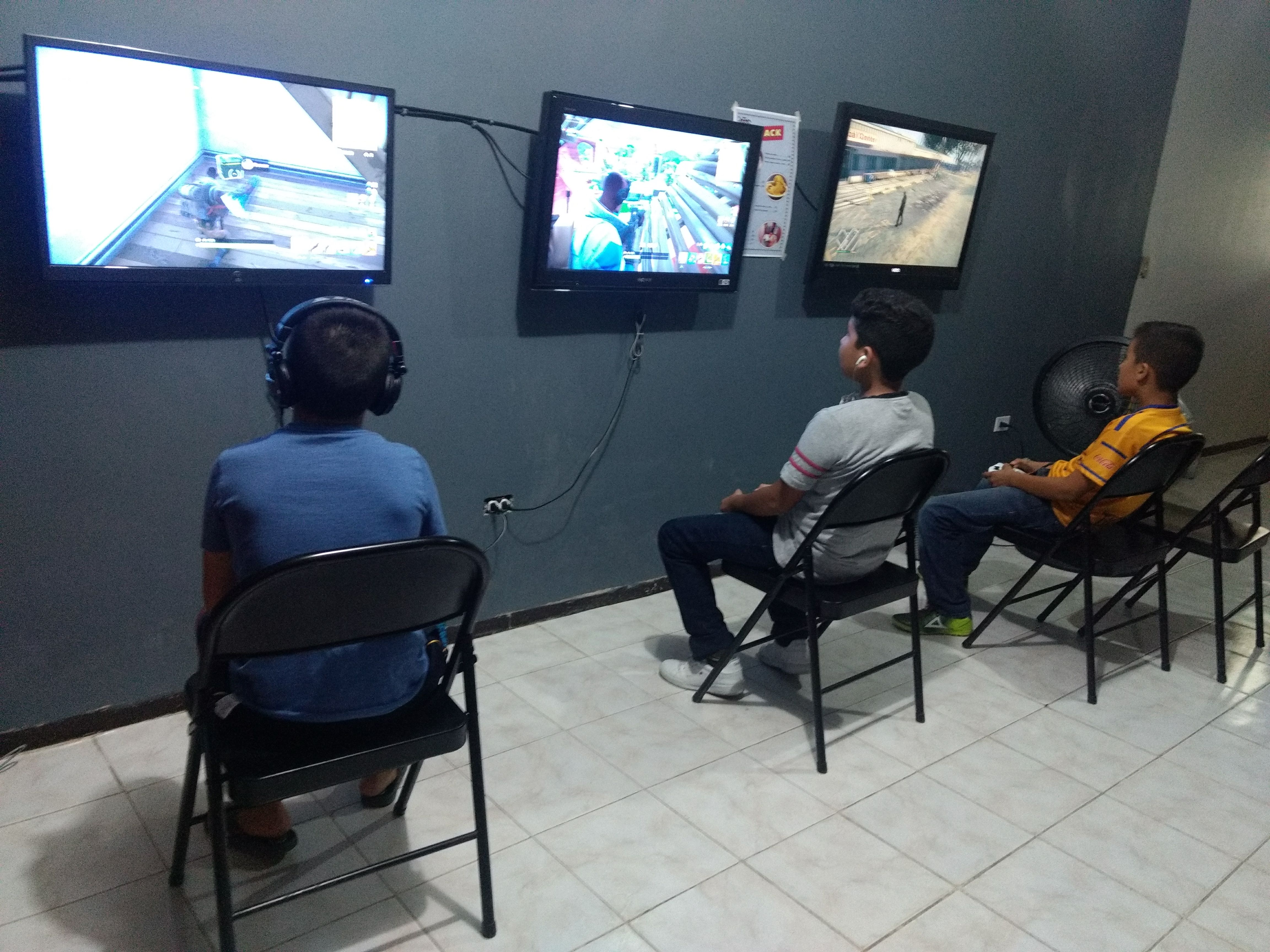 Tanuki Snack & Games image 2