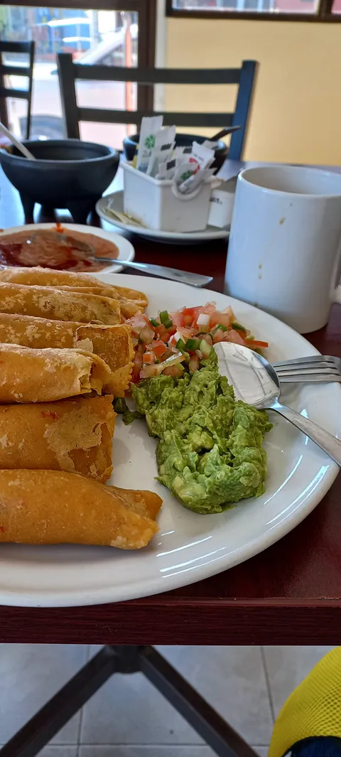 El Maná Restaurante image 6