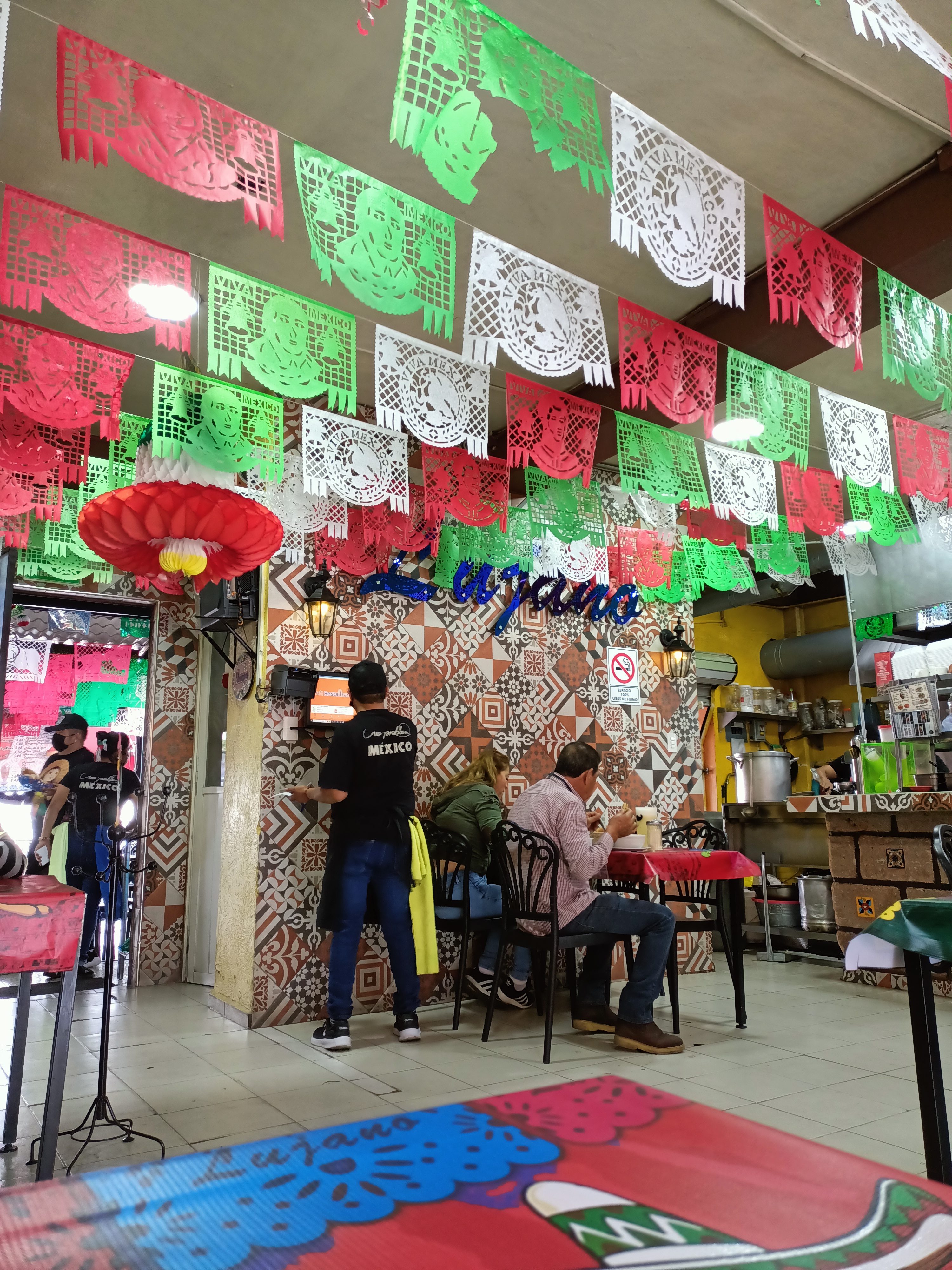 Caldos Lujano Carretera image 9