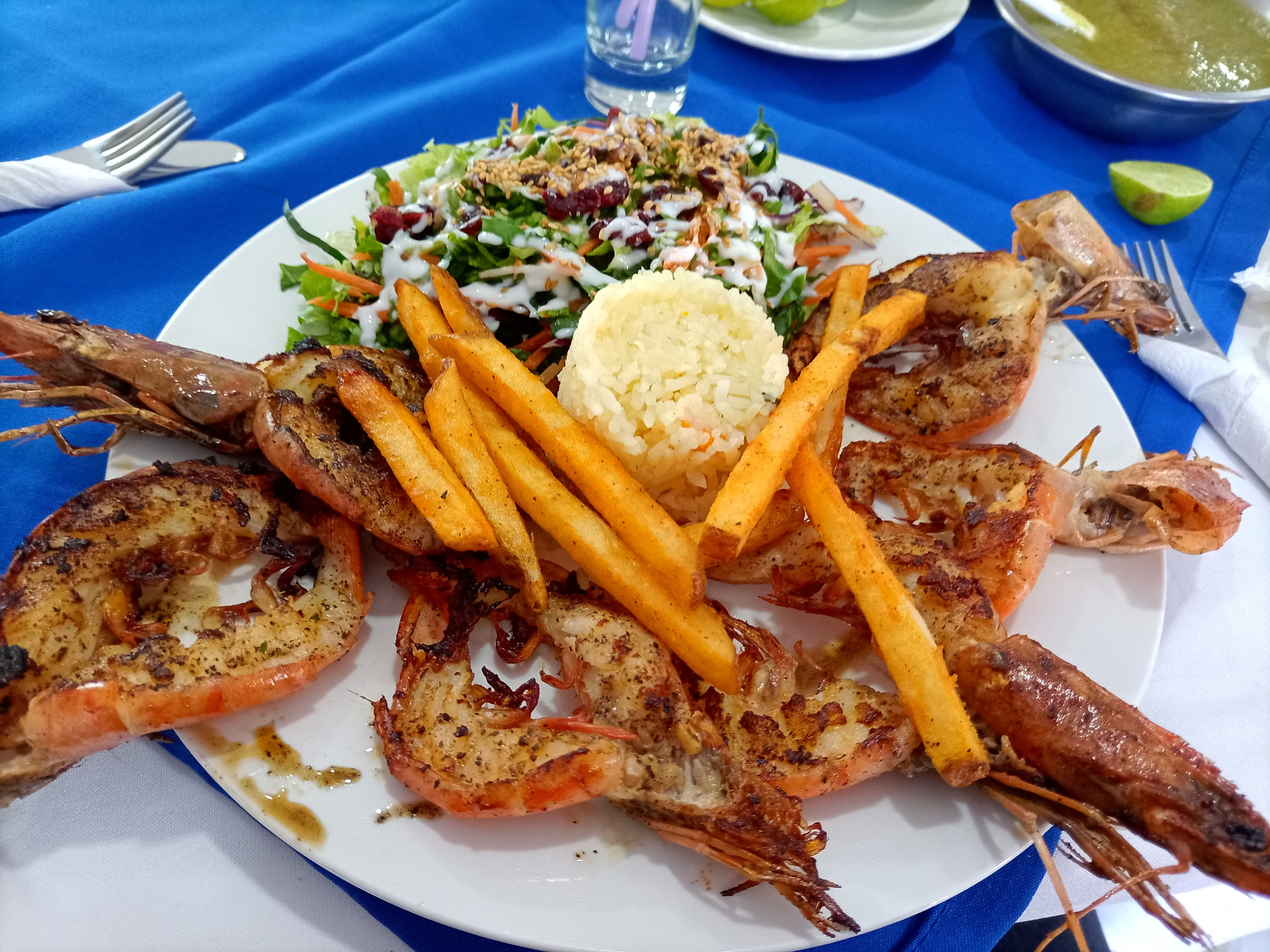 El Bosque - Pescados y Mariscos image 5