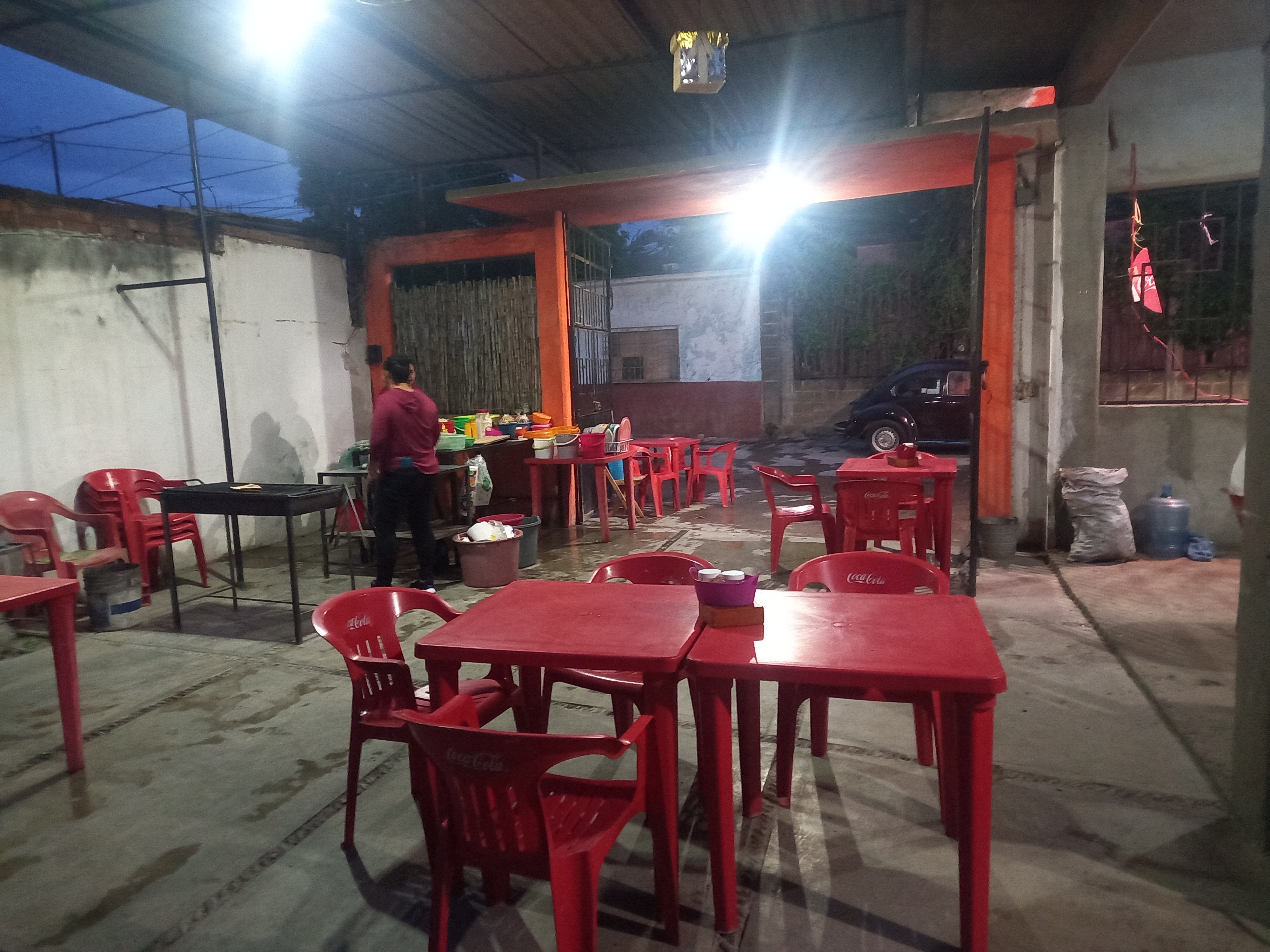 Cenaduria "Te La Parto" image 2