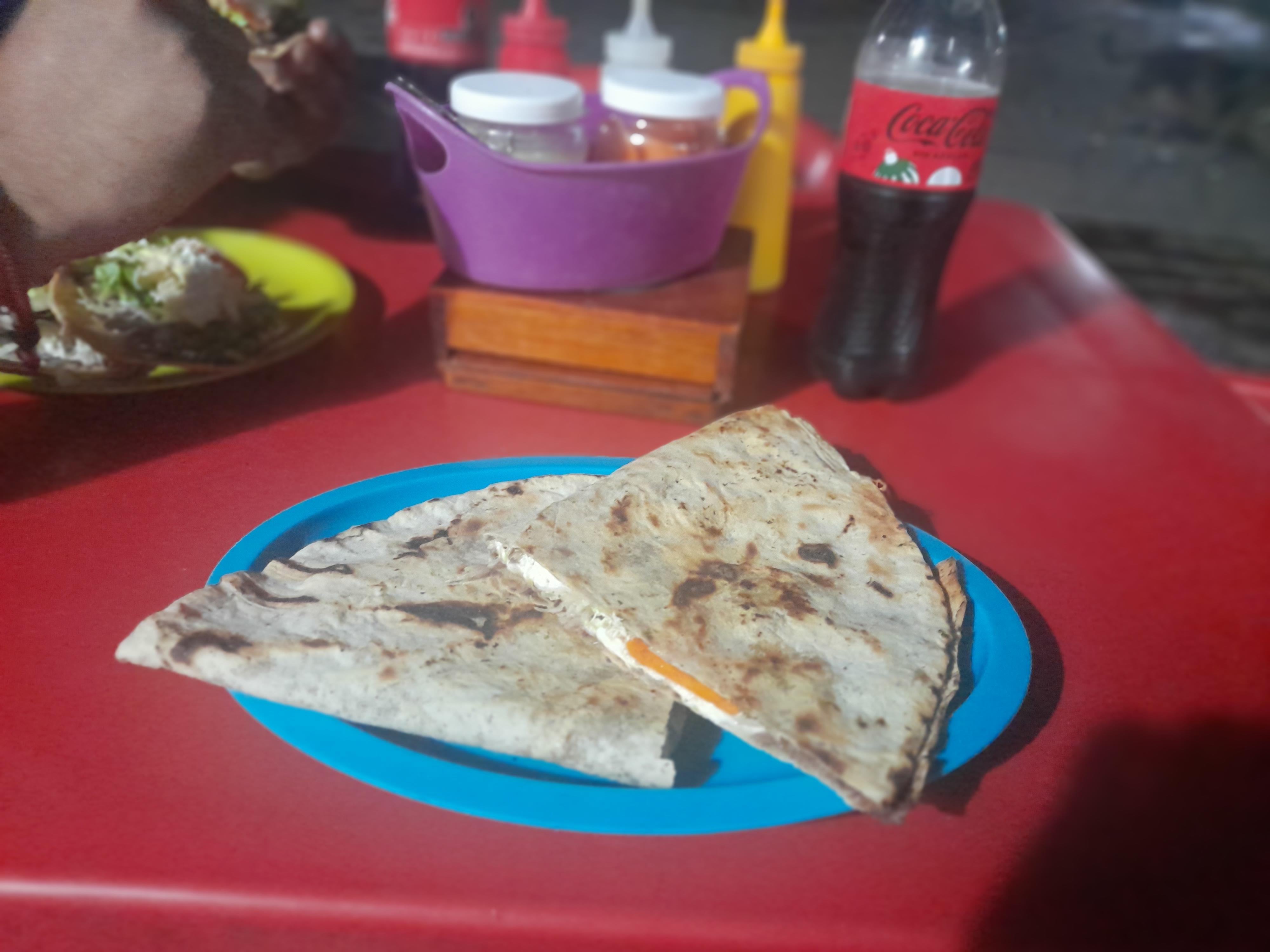 Cenaduria "Te La Parto" image 3