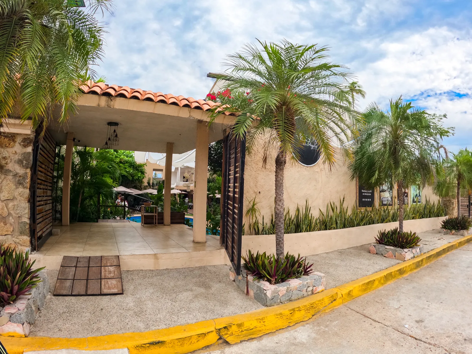 Mesón de Los Ángeles Acapulco - Restaurante & Eventos image 9