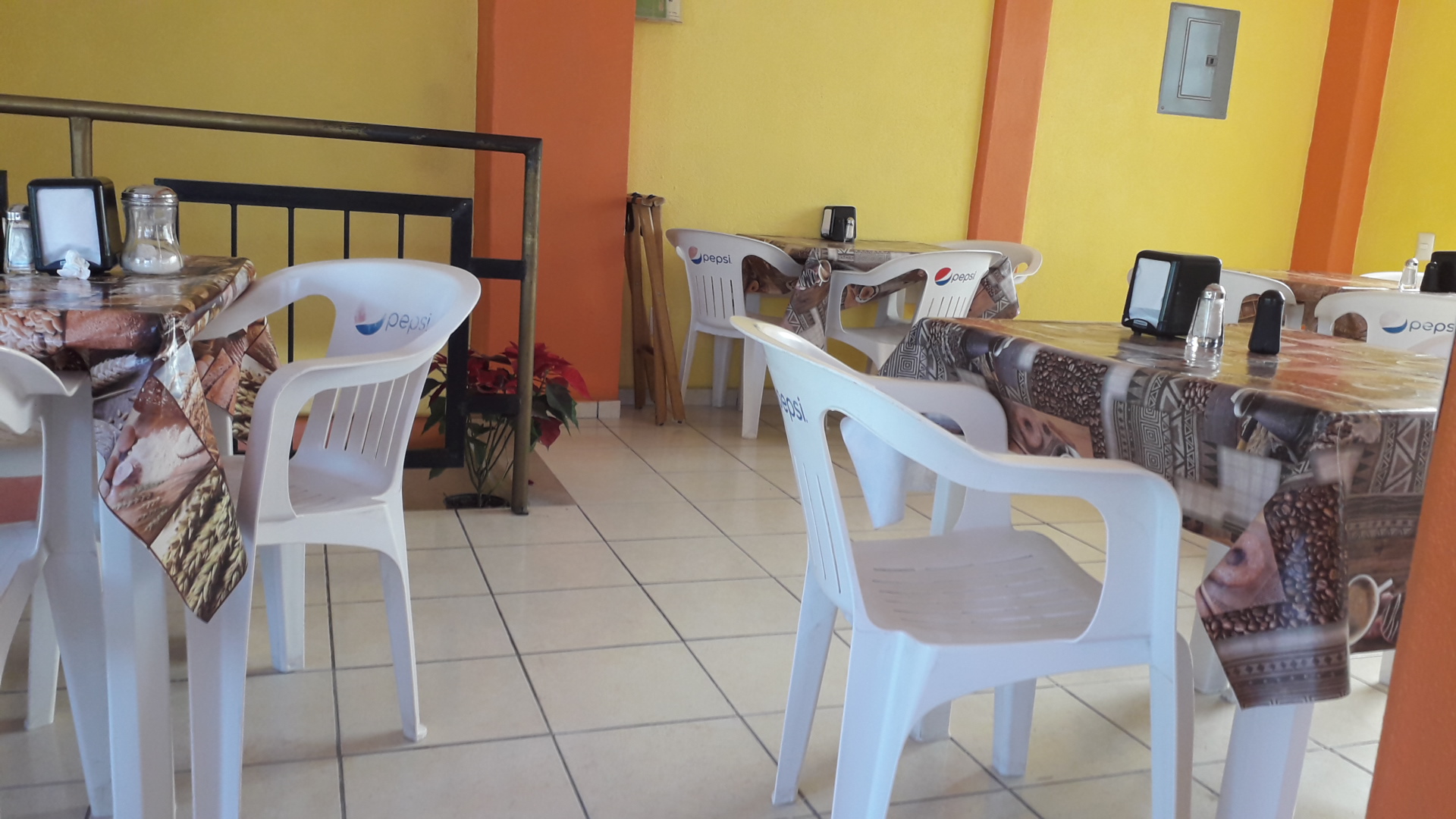 Madagascar Restaurant image 8