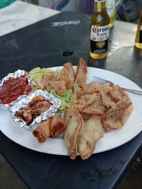 Restaurante willys foods image 3