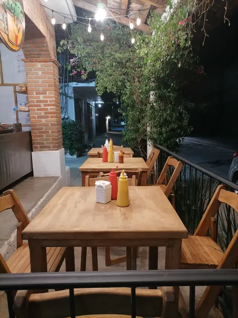 "Snack's Malacatito" Hamburguesas image 6