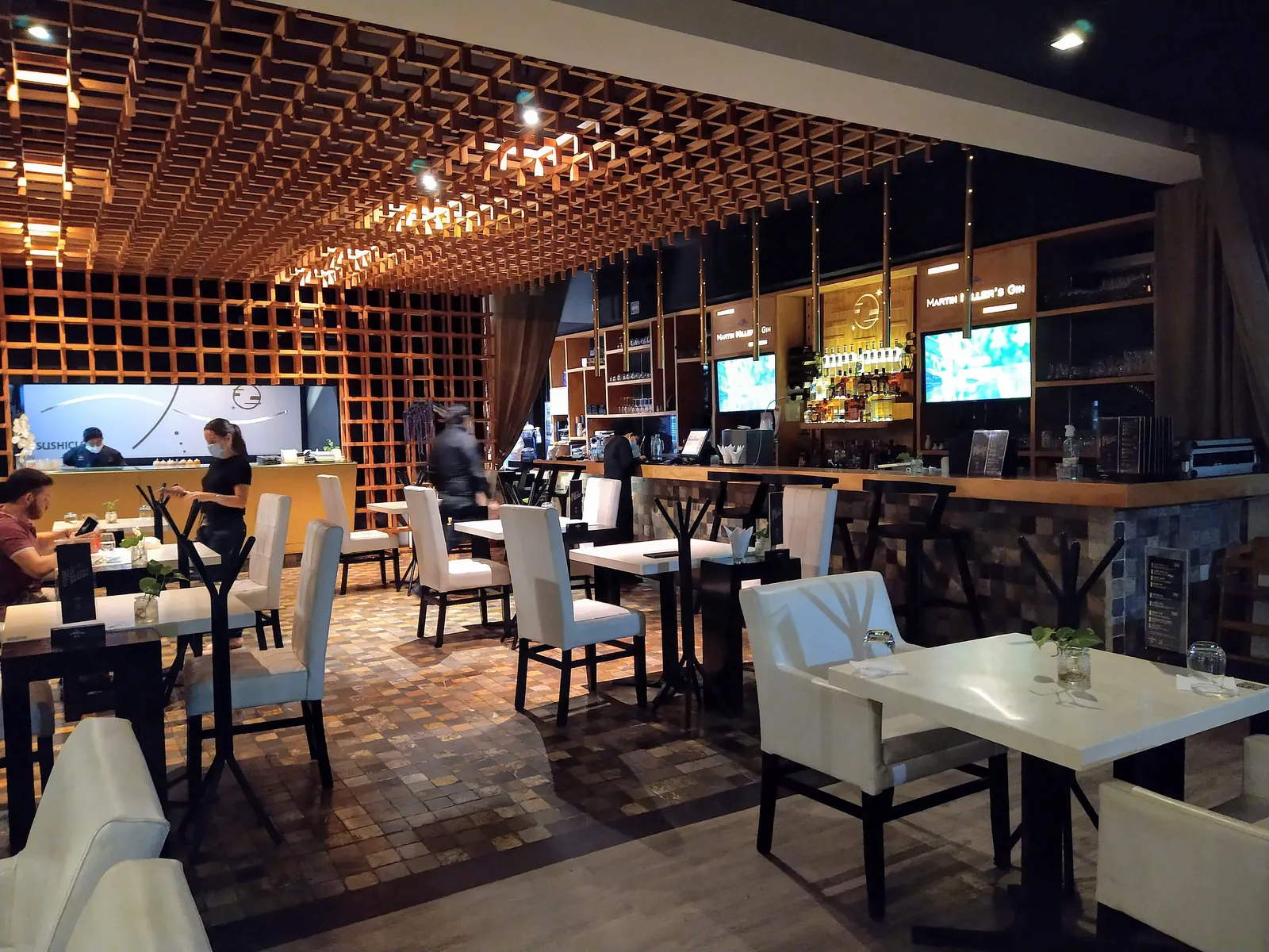 SushiClub image 6