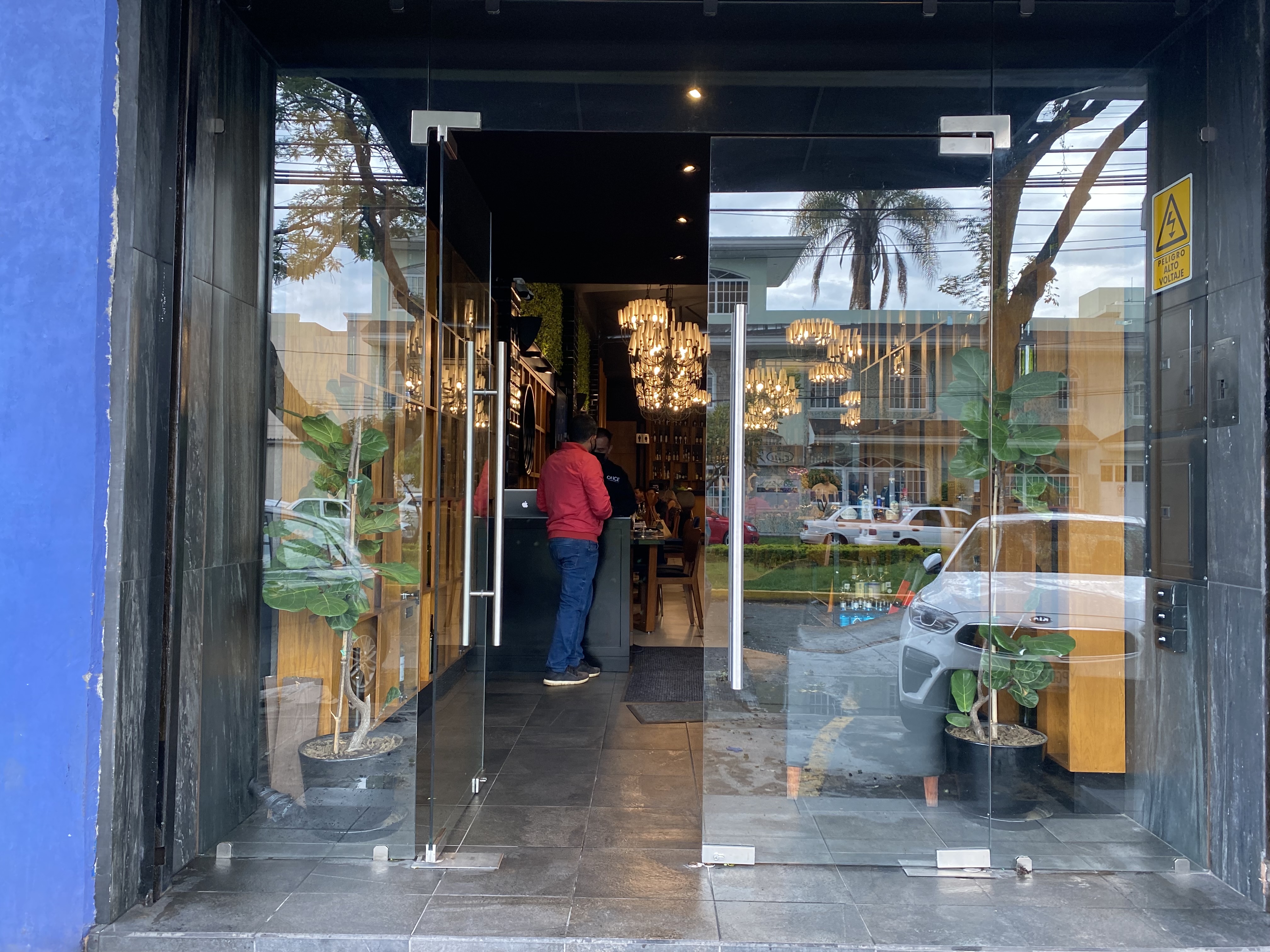 ONCE Horno & Bar image 1