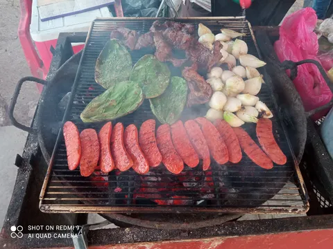 Tacos mi buen y mis 3 pekes image 2
