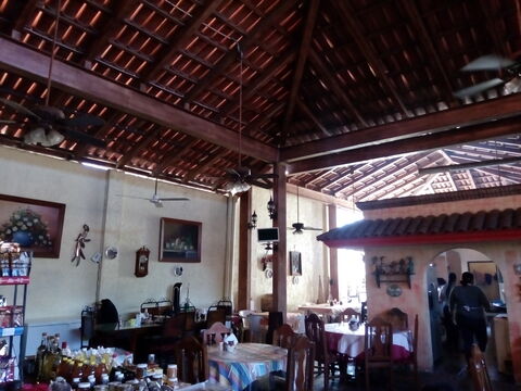 El Colonial image 4