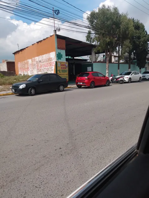 El Trébol image 1