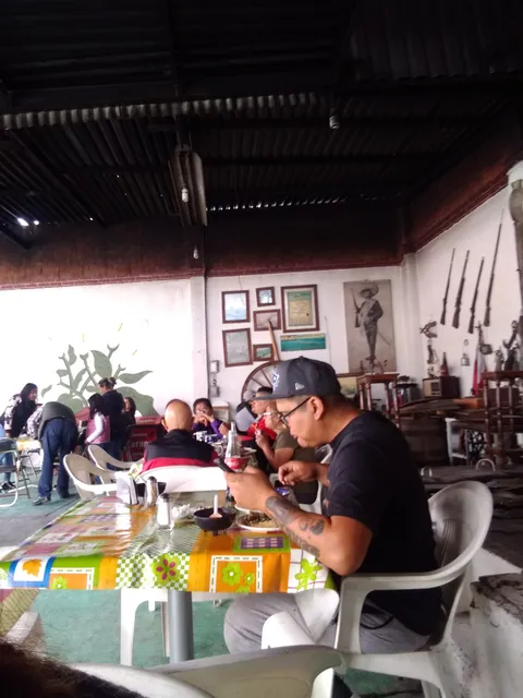 El Trébol image 5