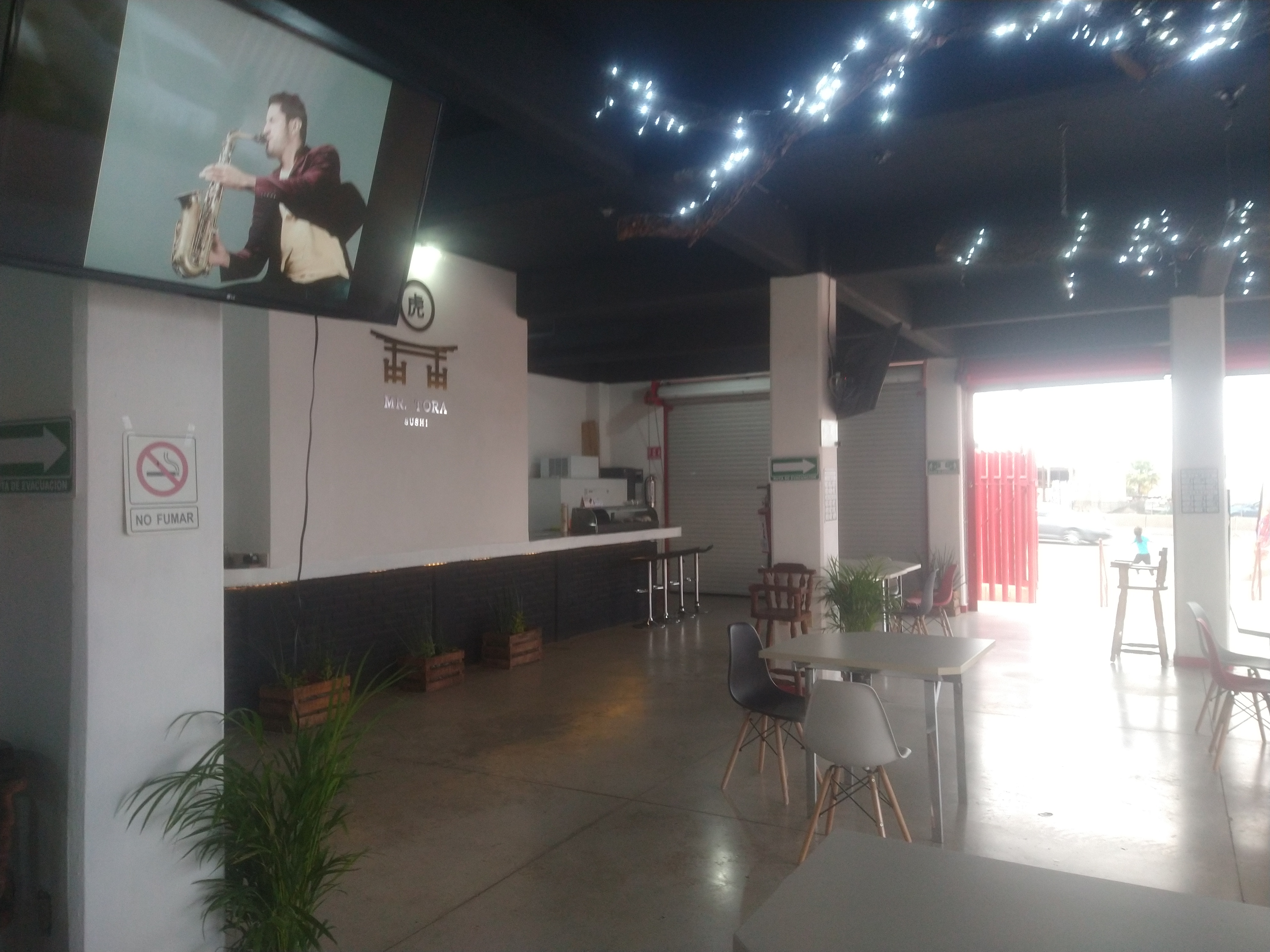 Mr. Tora Sushi image 4