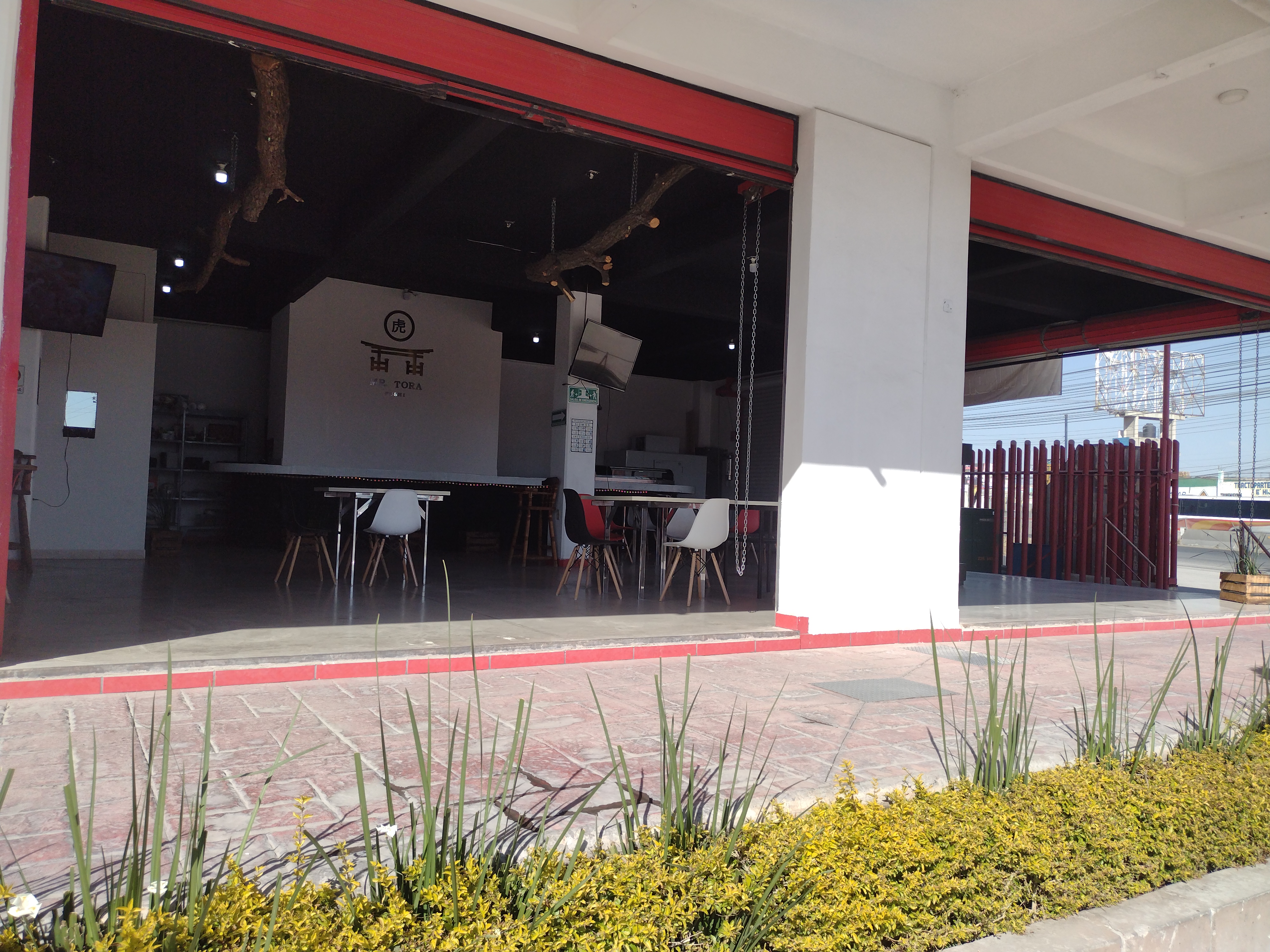 Mr. Tora Sushi image 10