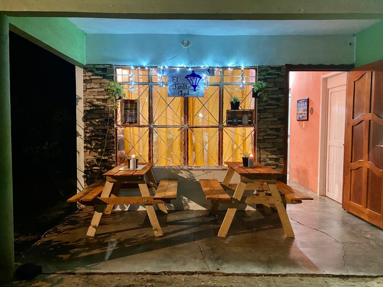 El Farolito Azul image 3