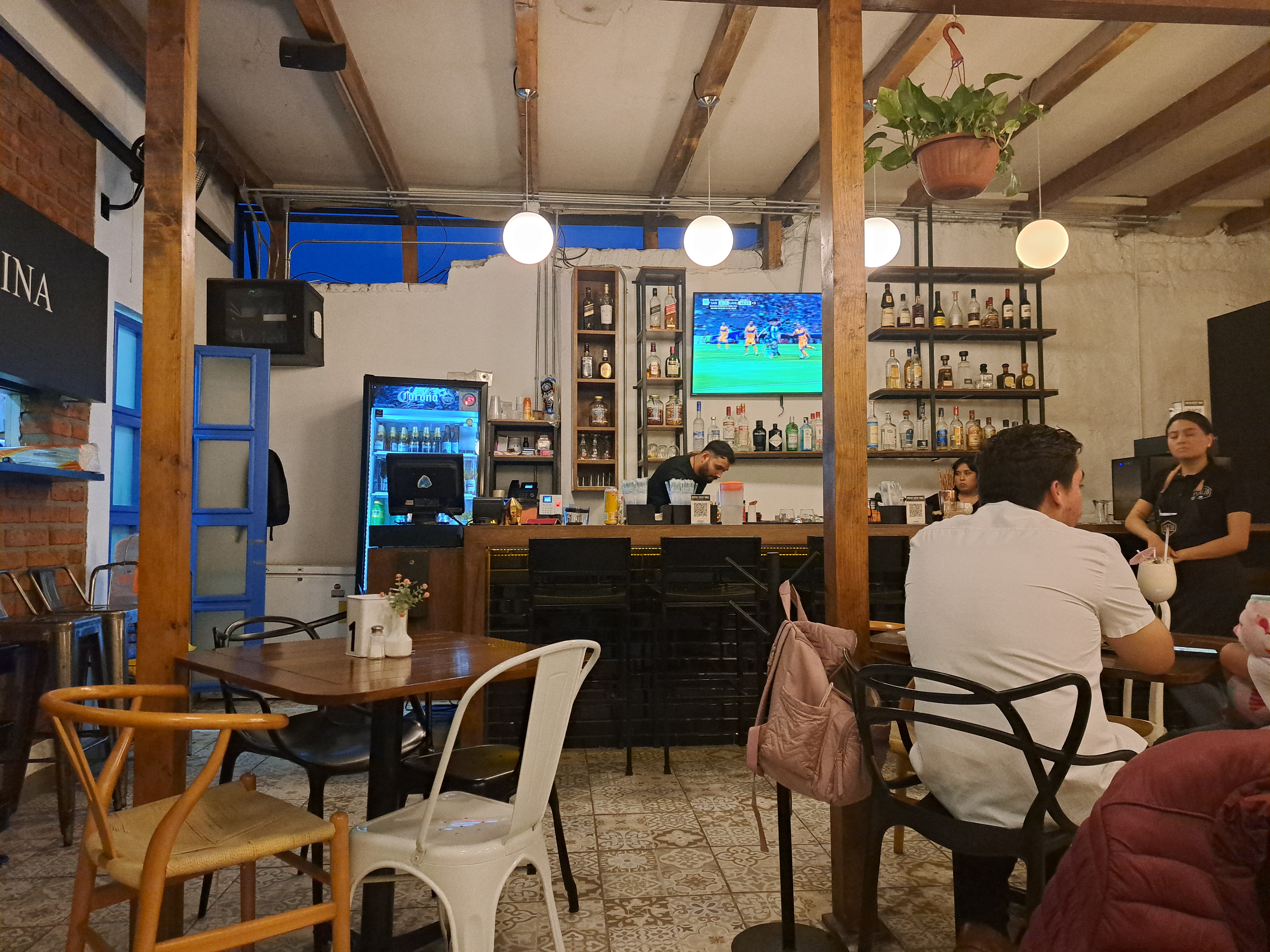 Patio Siete Tres image 1