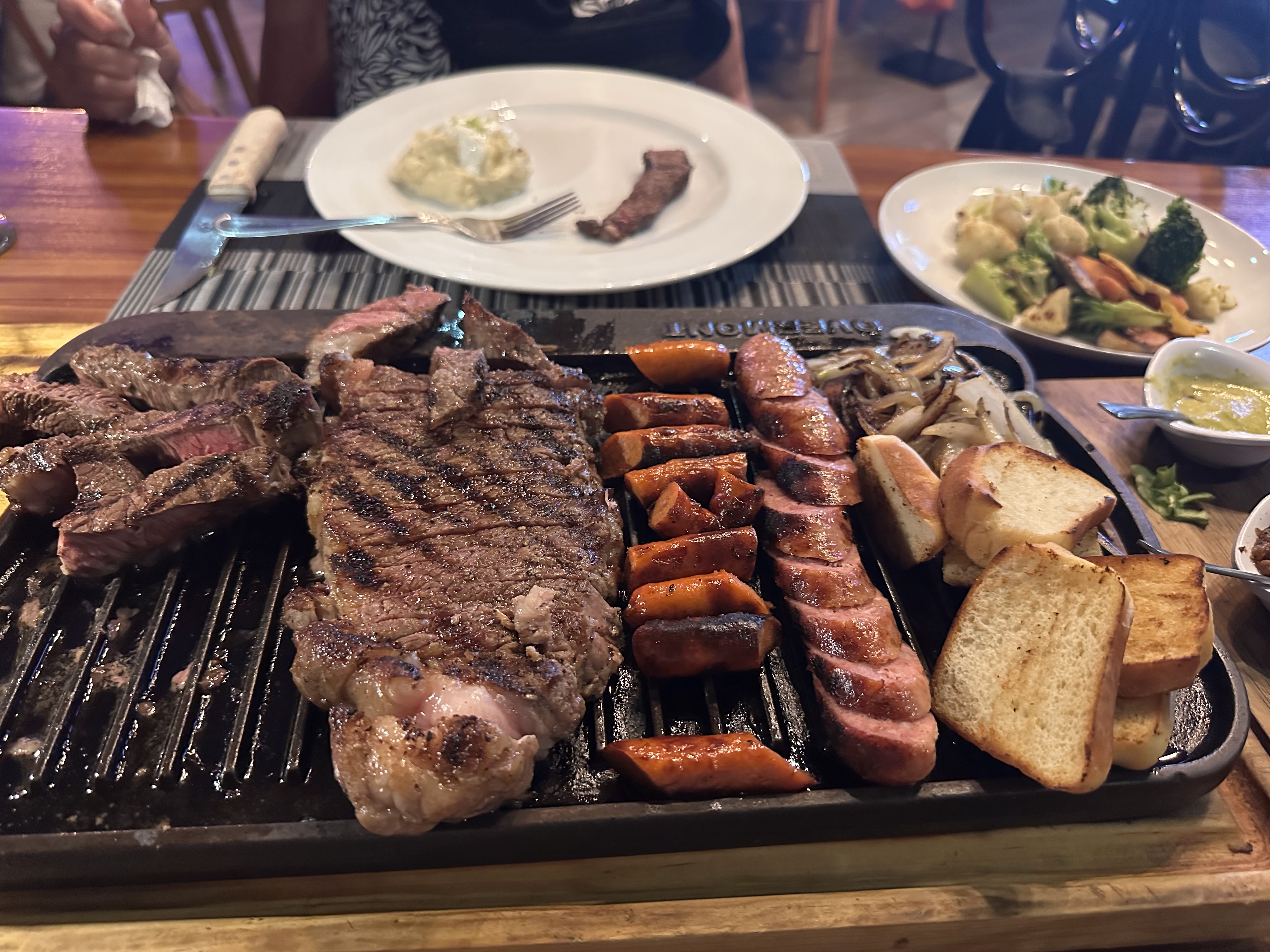 EL TRES Steak House & Restaurant image 2