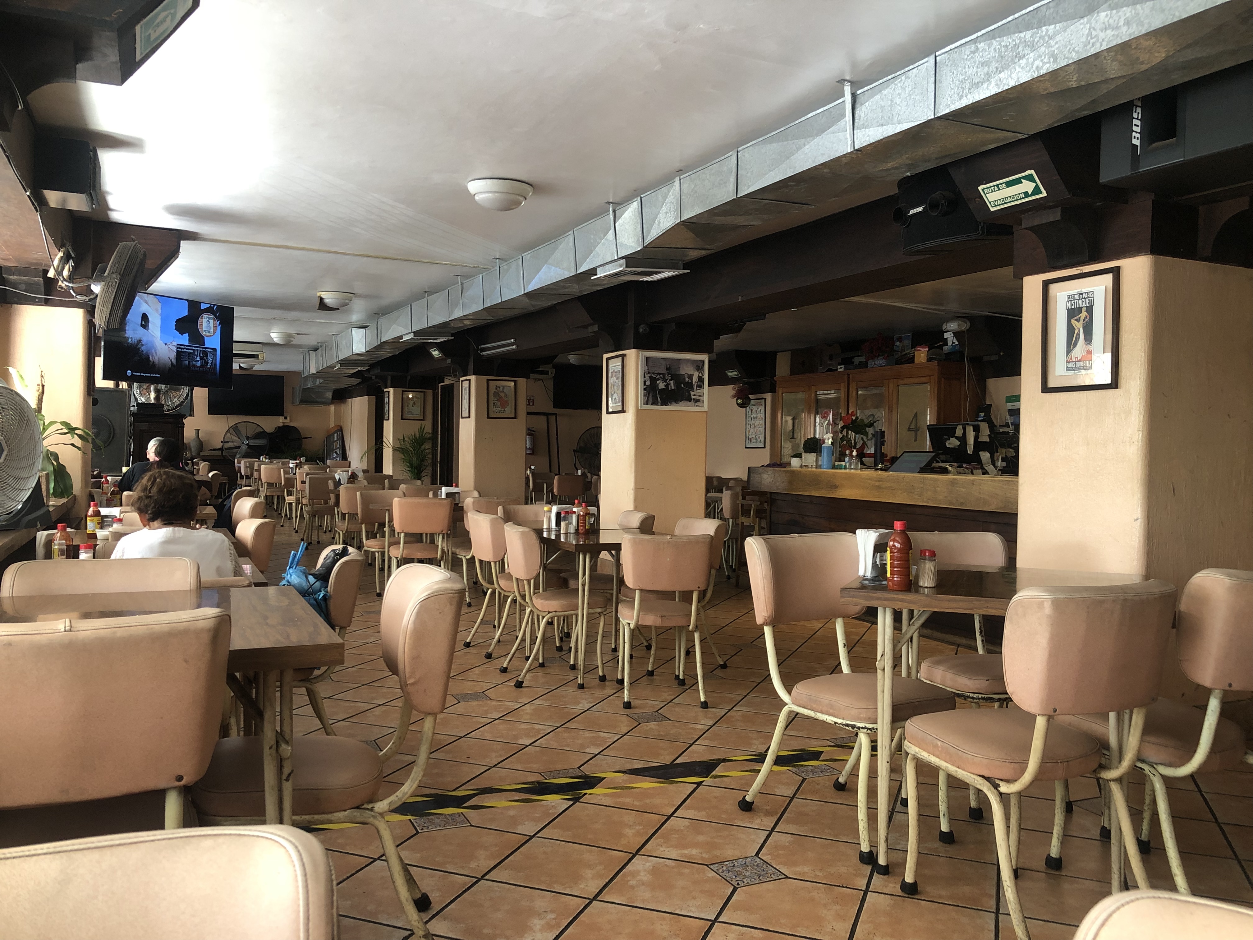 Restaurant Napoles image 1