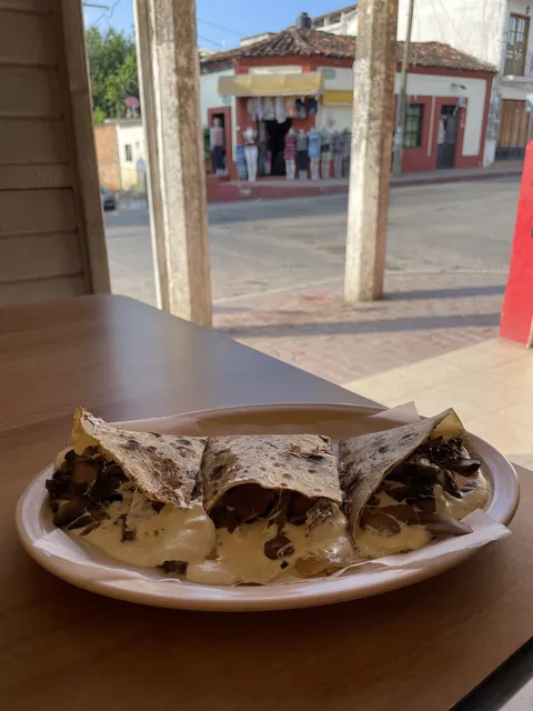 Quesadillas Michel image 3