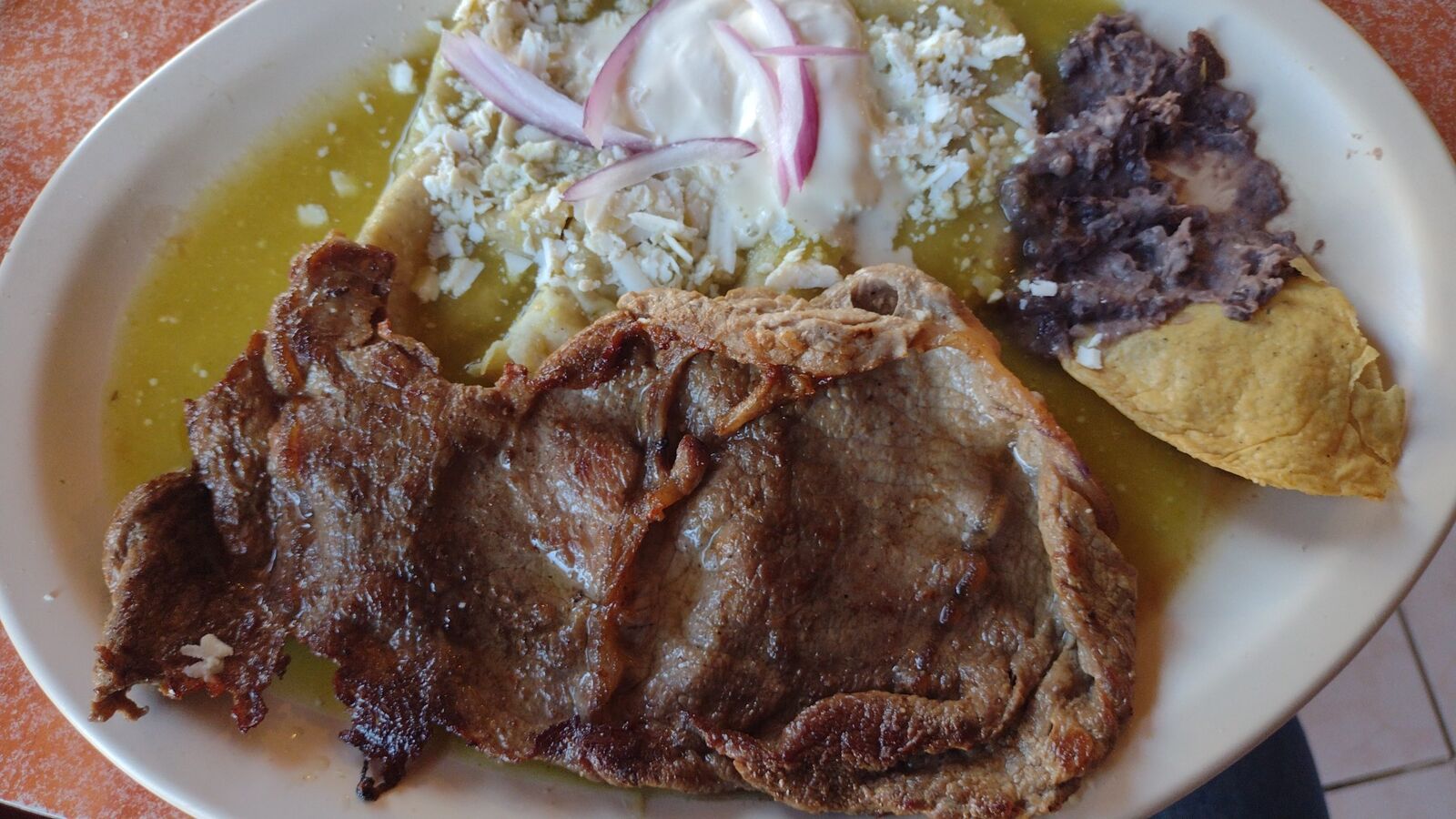 Yolis Restaurante image 1