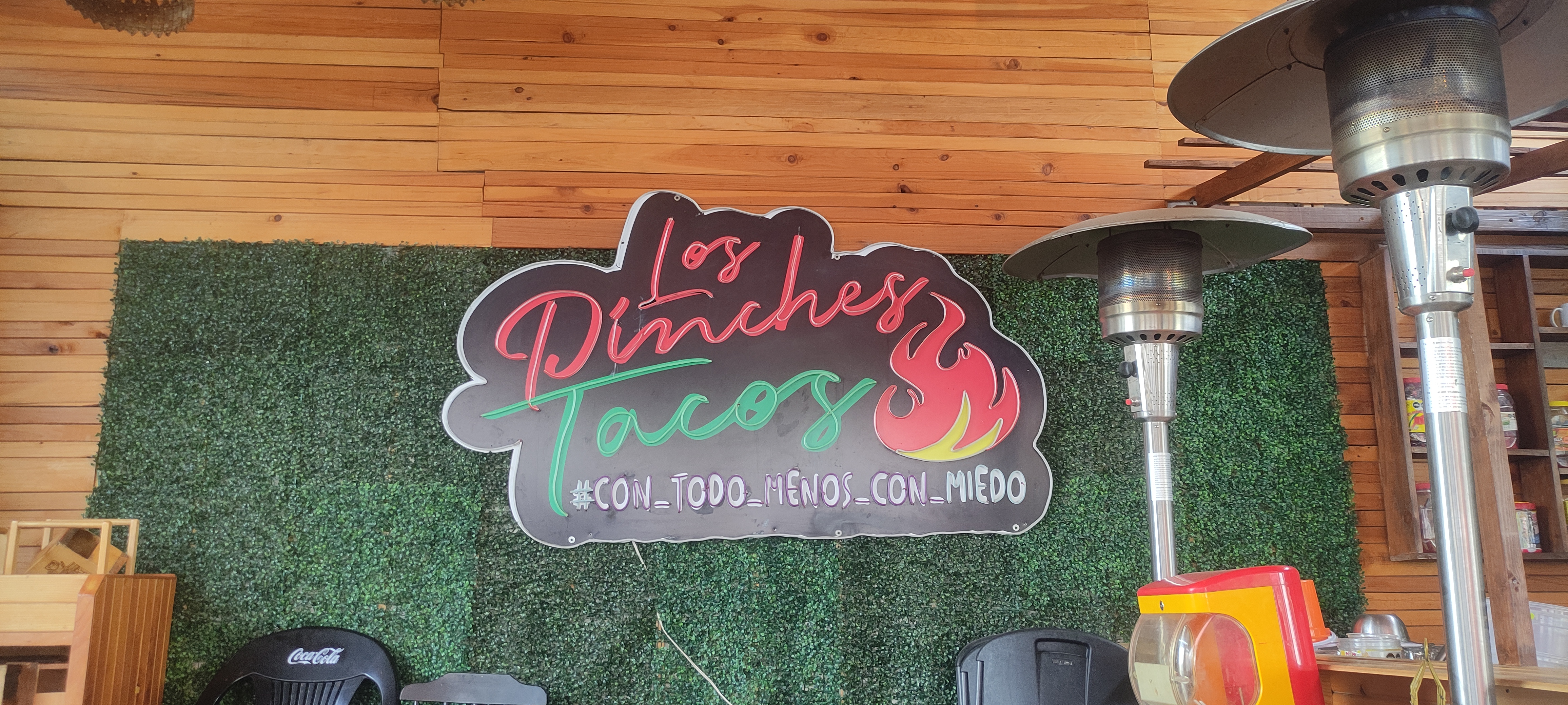 Los Pinches Tacos image 5