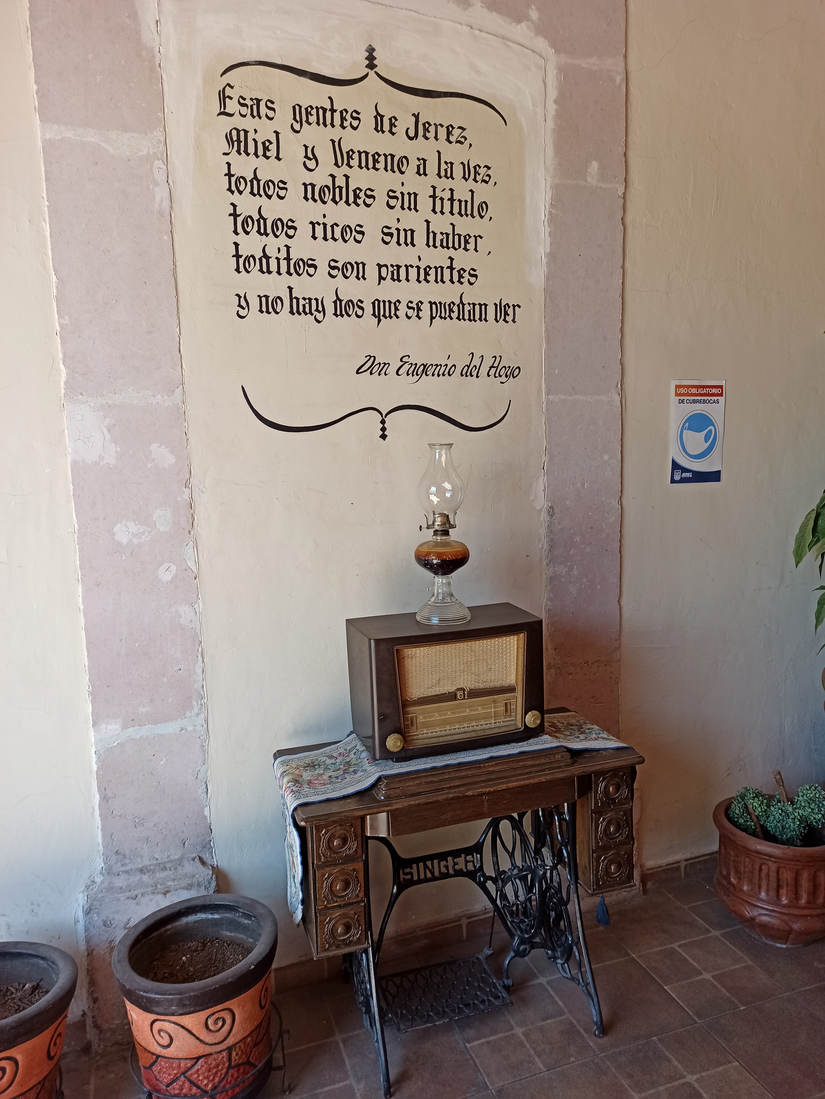 Miel & Veneno Restaurant image 4