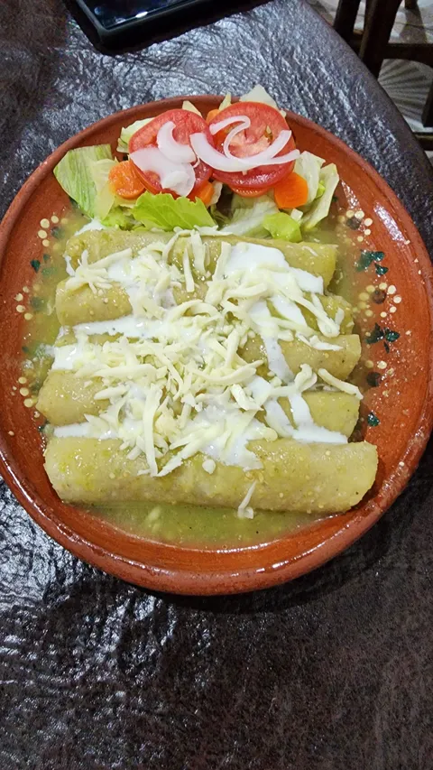 Lacho's Delhi cocina & café image 7