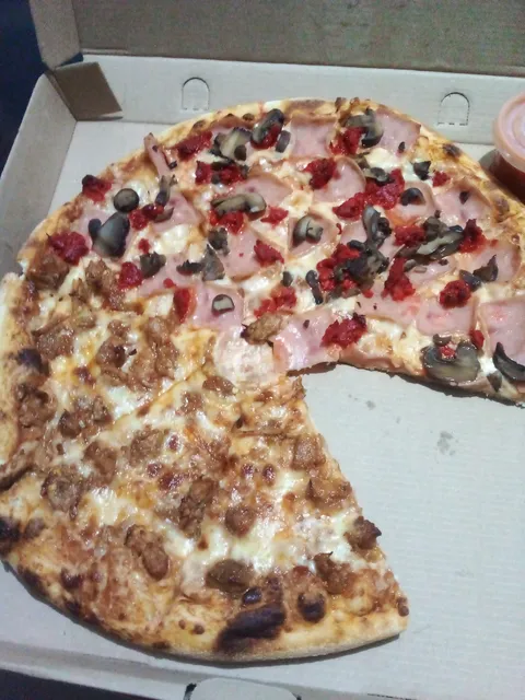 Los Faroles PIZZA Y POLLO image 2