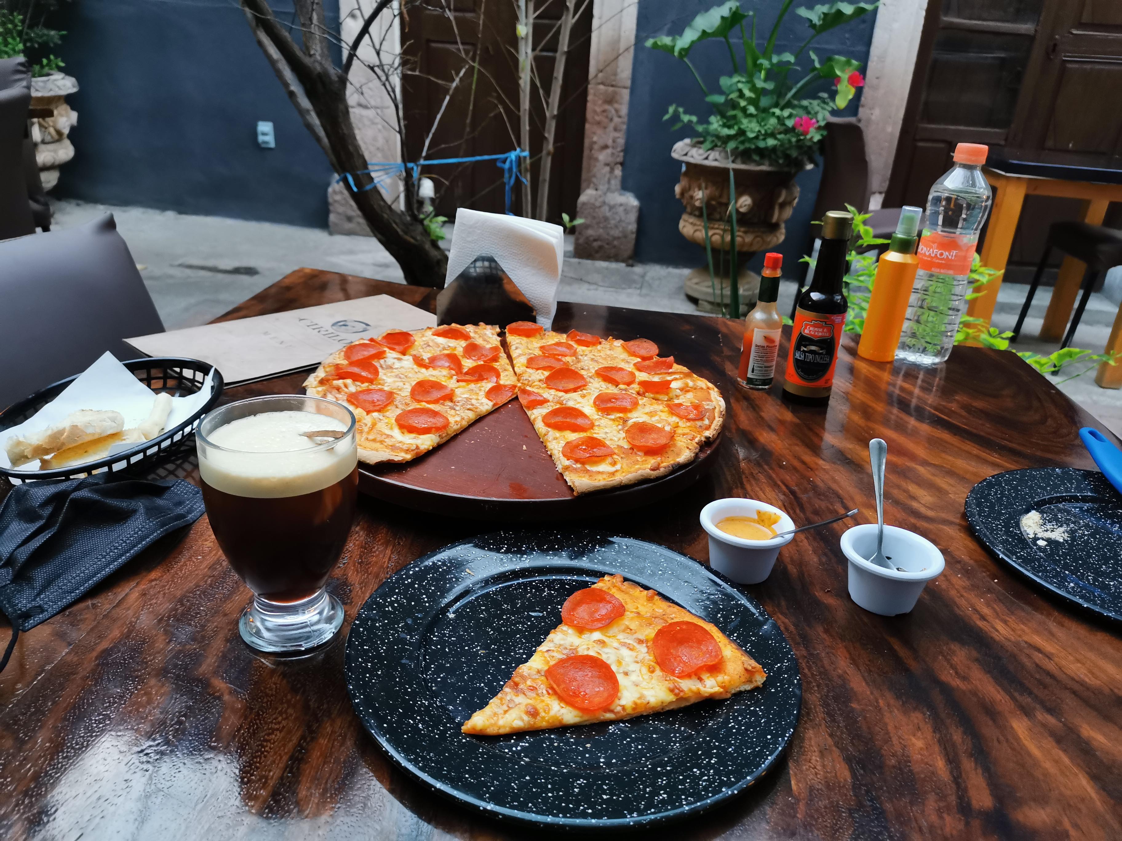 Cirilo: Pizza a la leña image 9