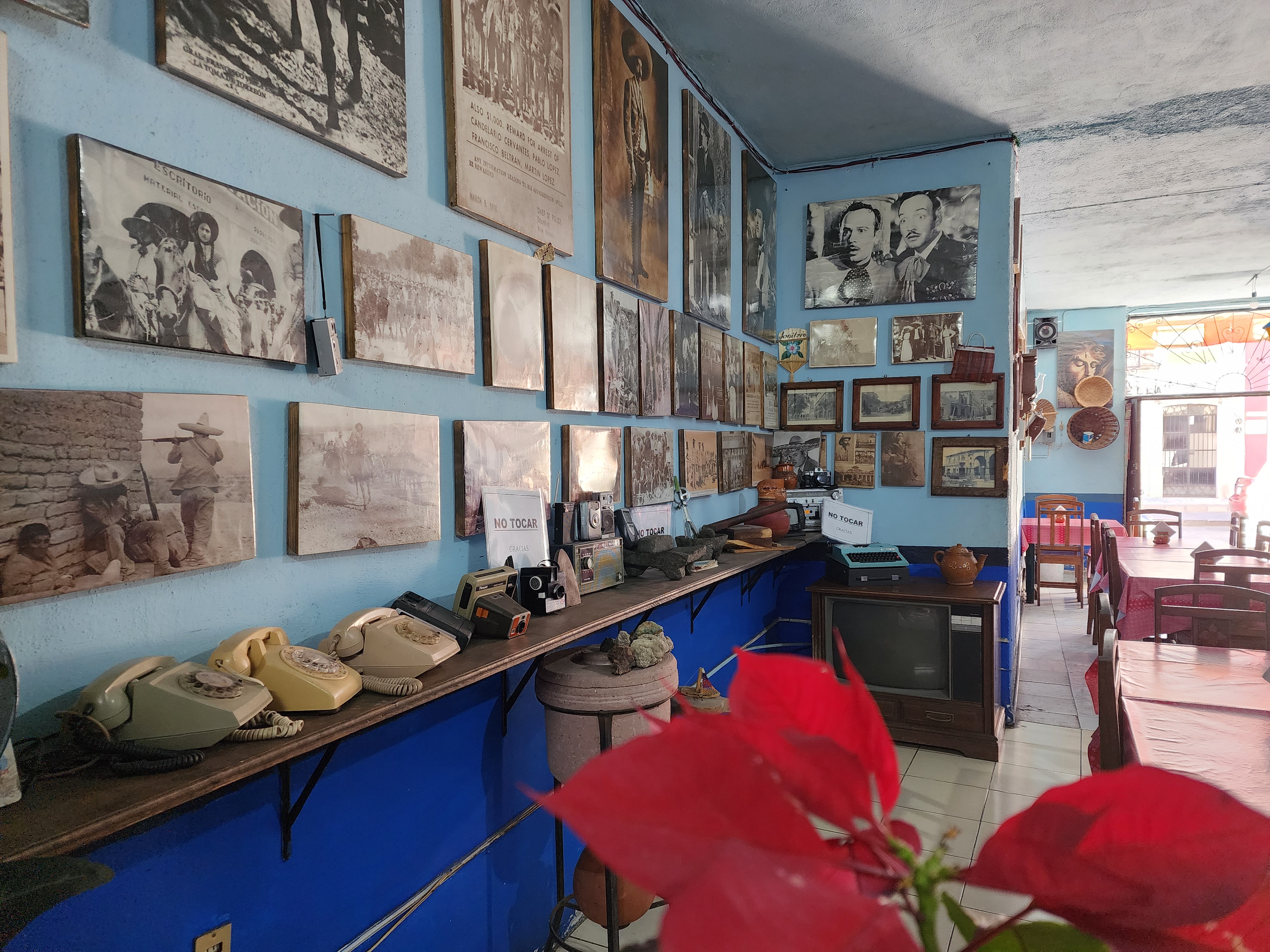 Restaurant La Ballena Burguer image 1