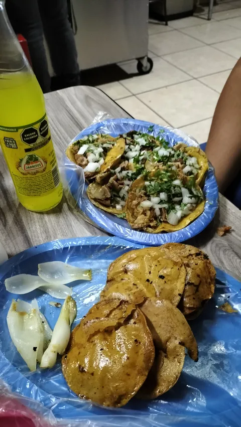 EL CHIDO image 6
