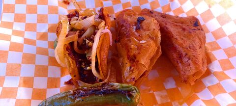 Tacos de Barbacoa Los Tapatíos image 1